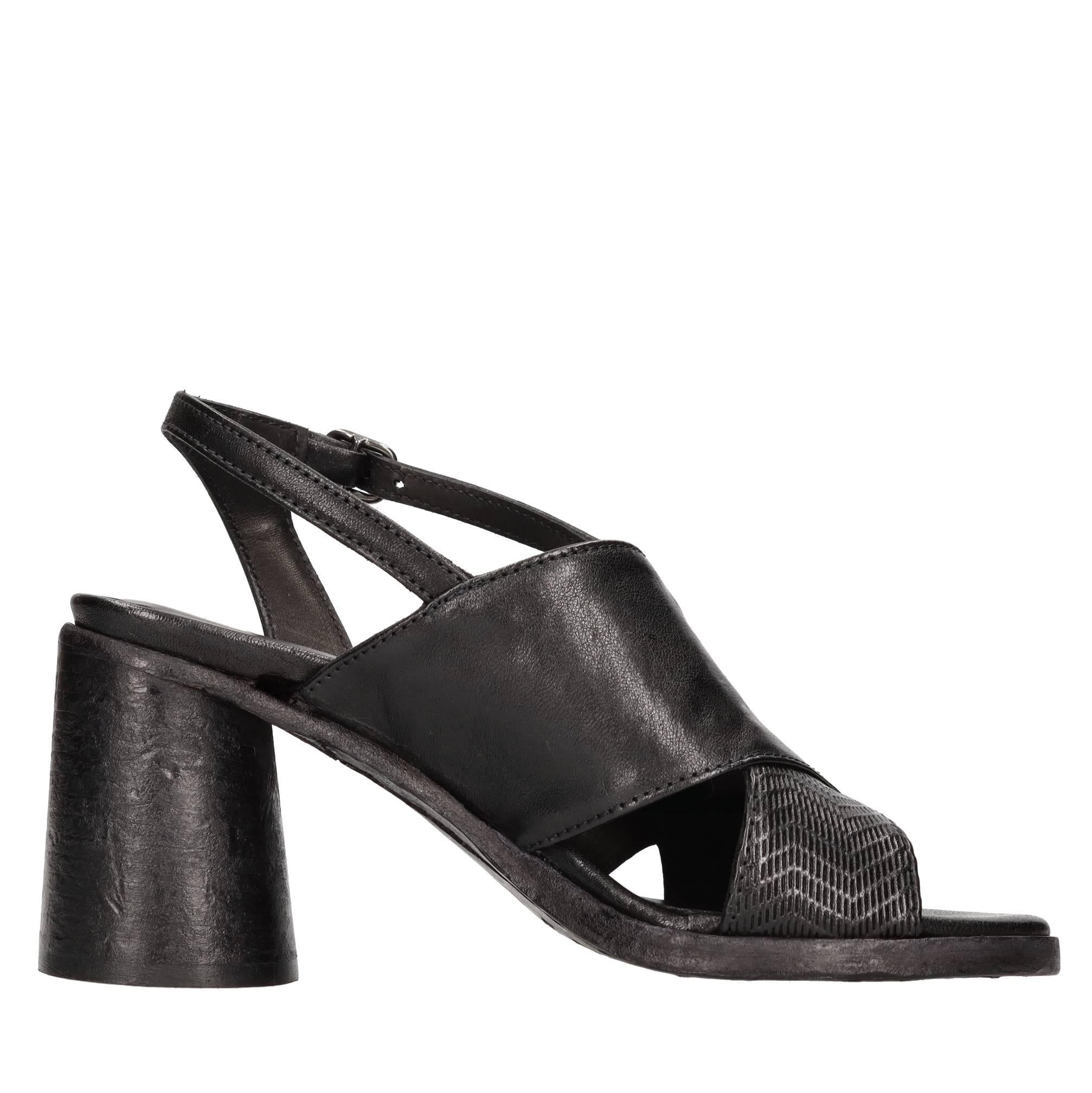 Sandali in pelle 