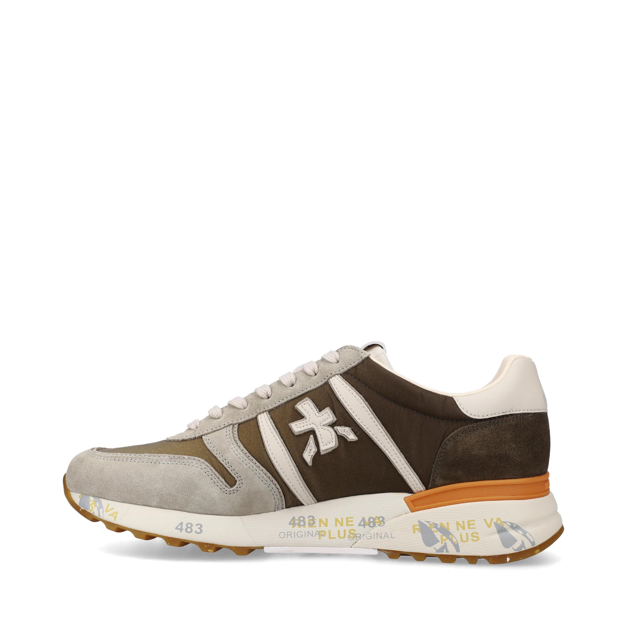 Sneakers in pelle scamosciata, tessuto e inserti in pelle 