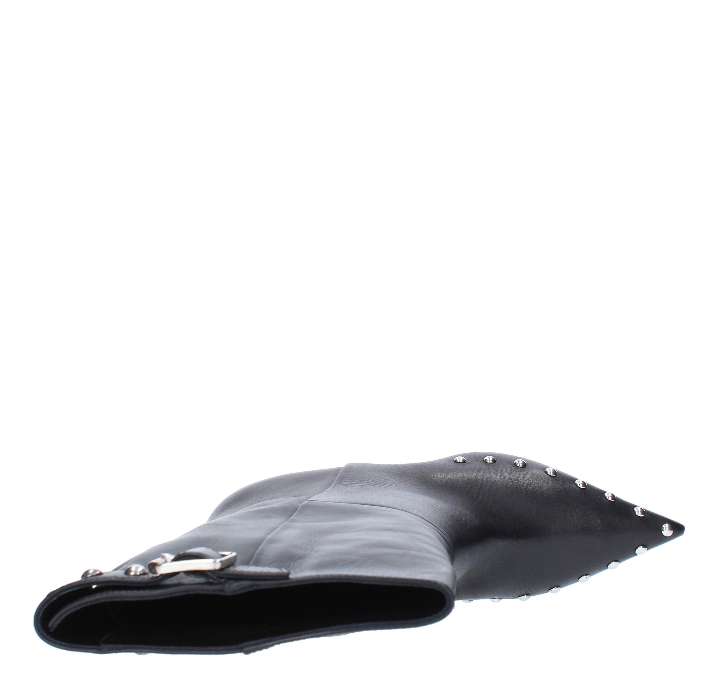 Tronchetti in pelle e borchie argento 