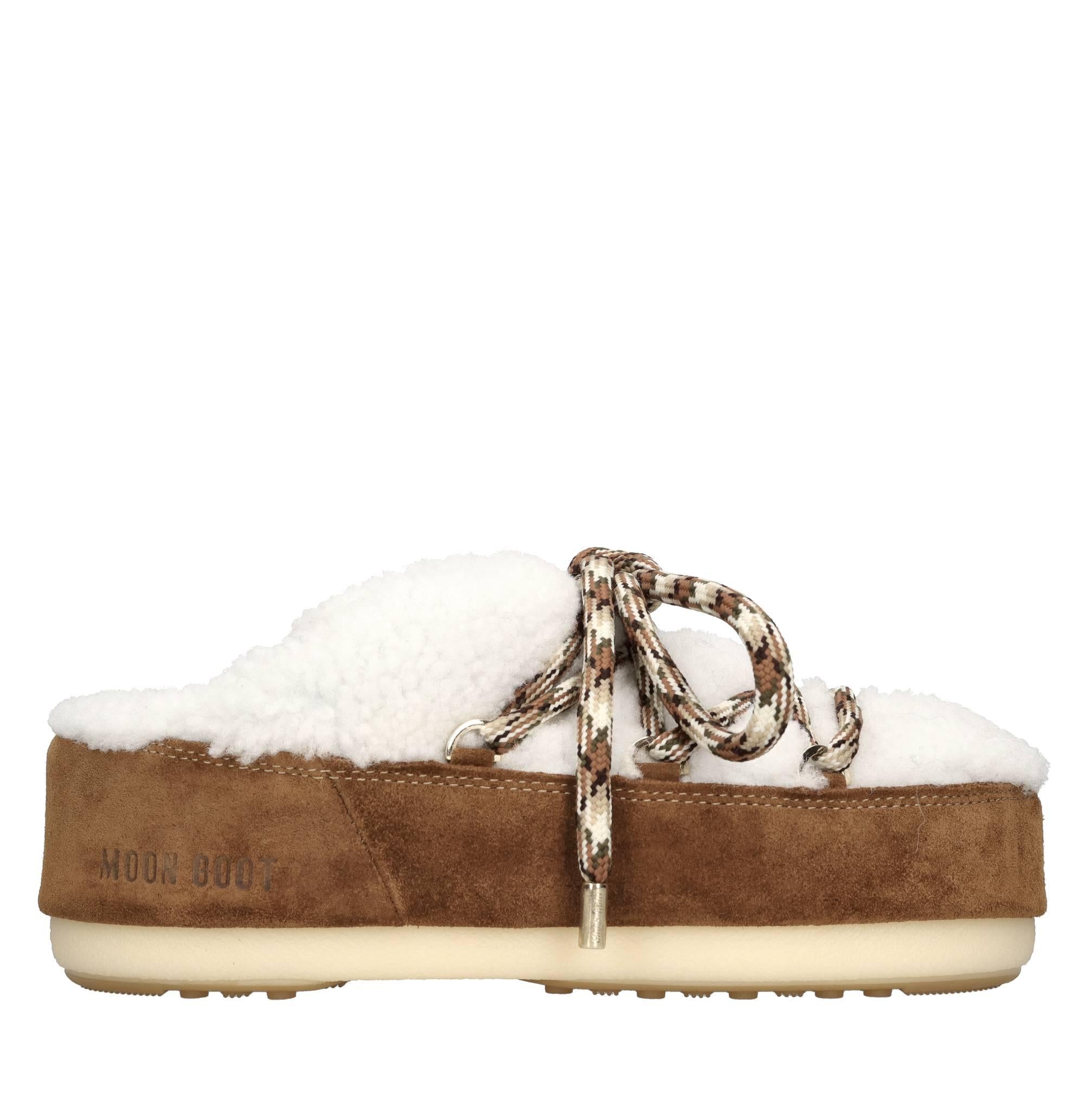 Mules in camoscio ed ecopelliccia 