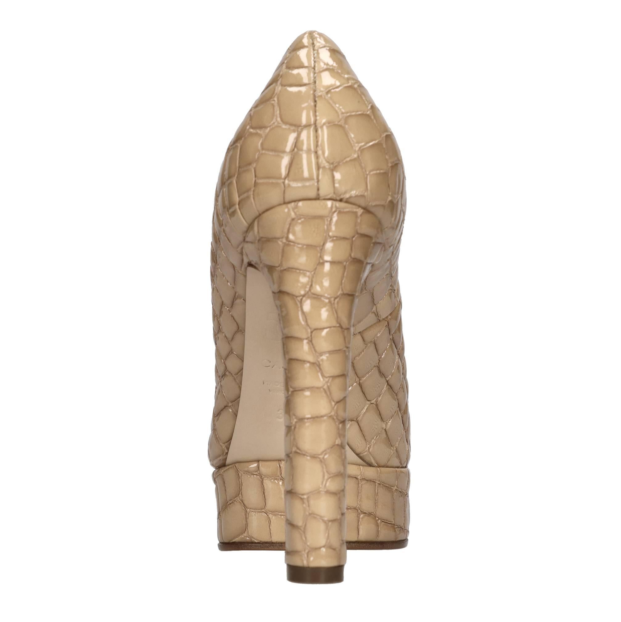 Décolleté in pelle 