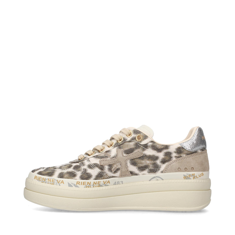 Sneakers in pelle scamosciata e tessuto 
