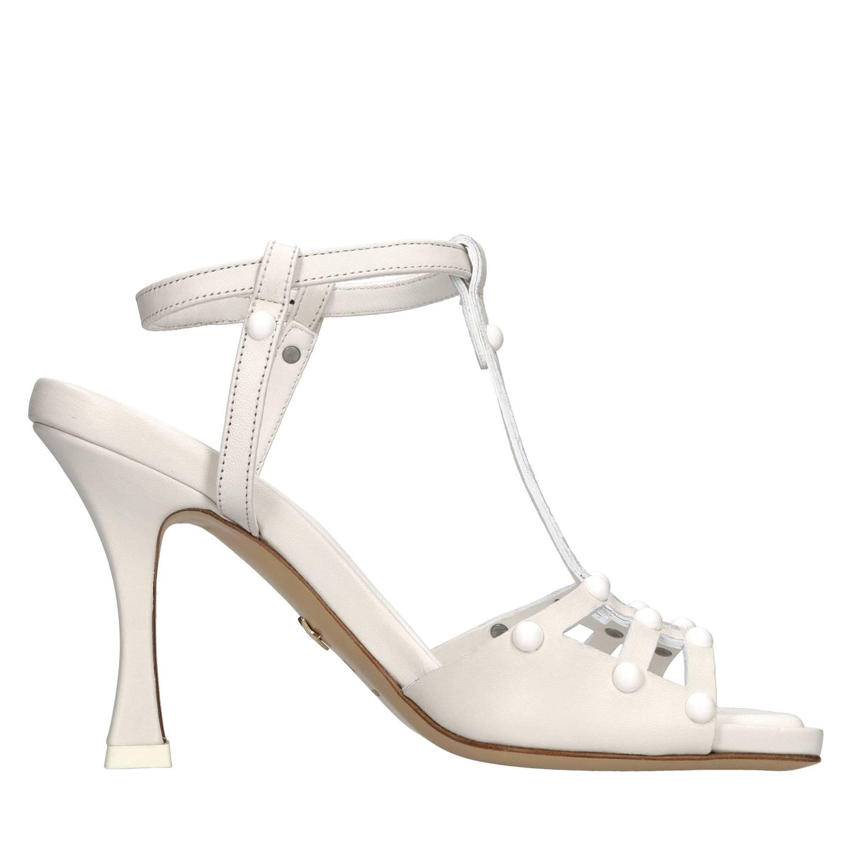 Sandali in pelle e borchie 