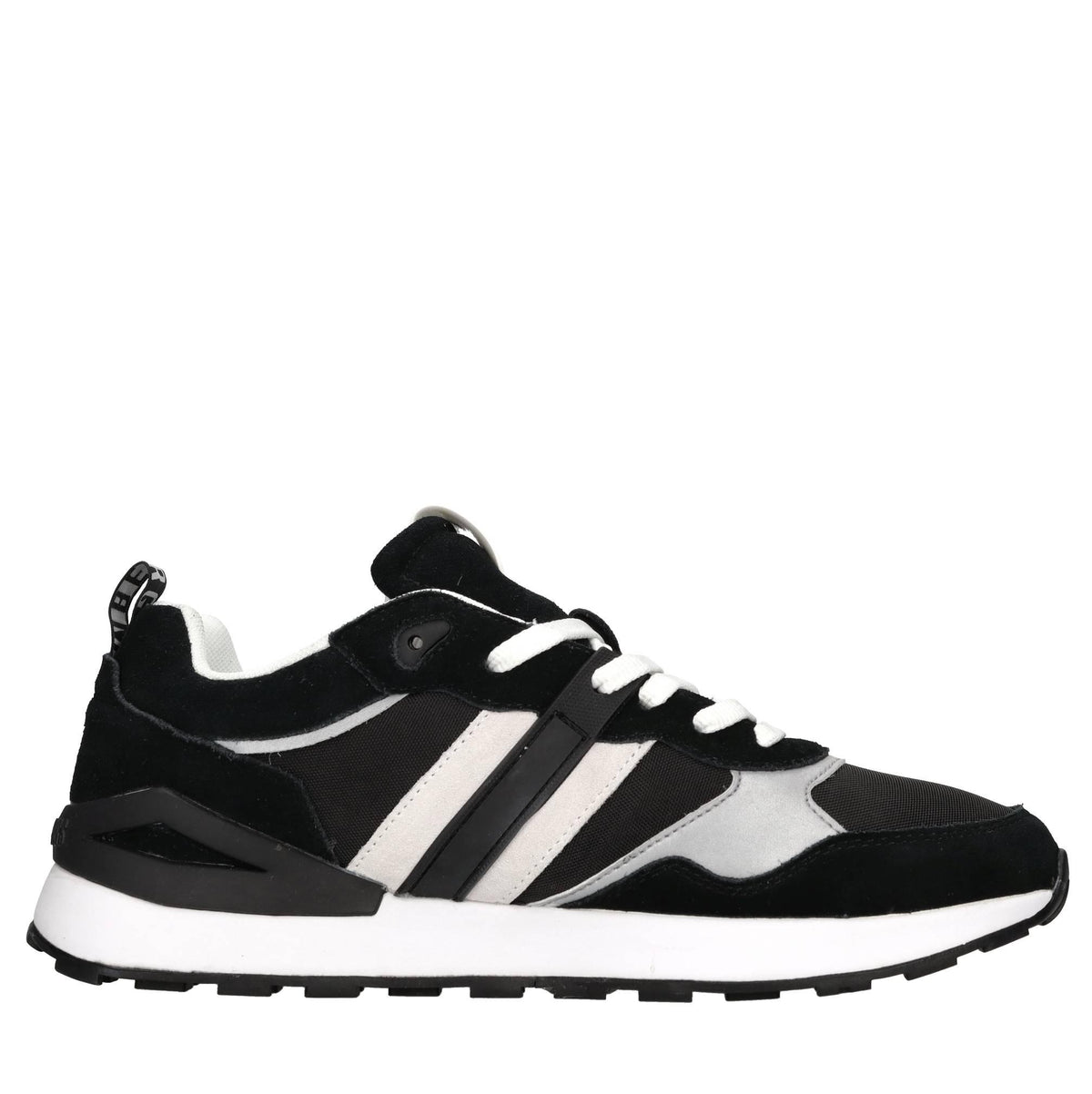 Sneakers in camoscio, ecopelle e tessuto 