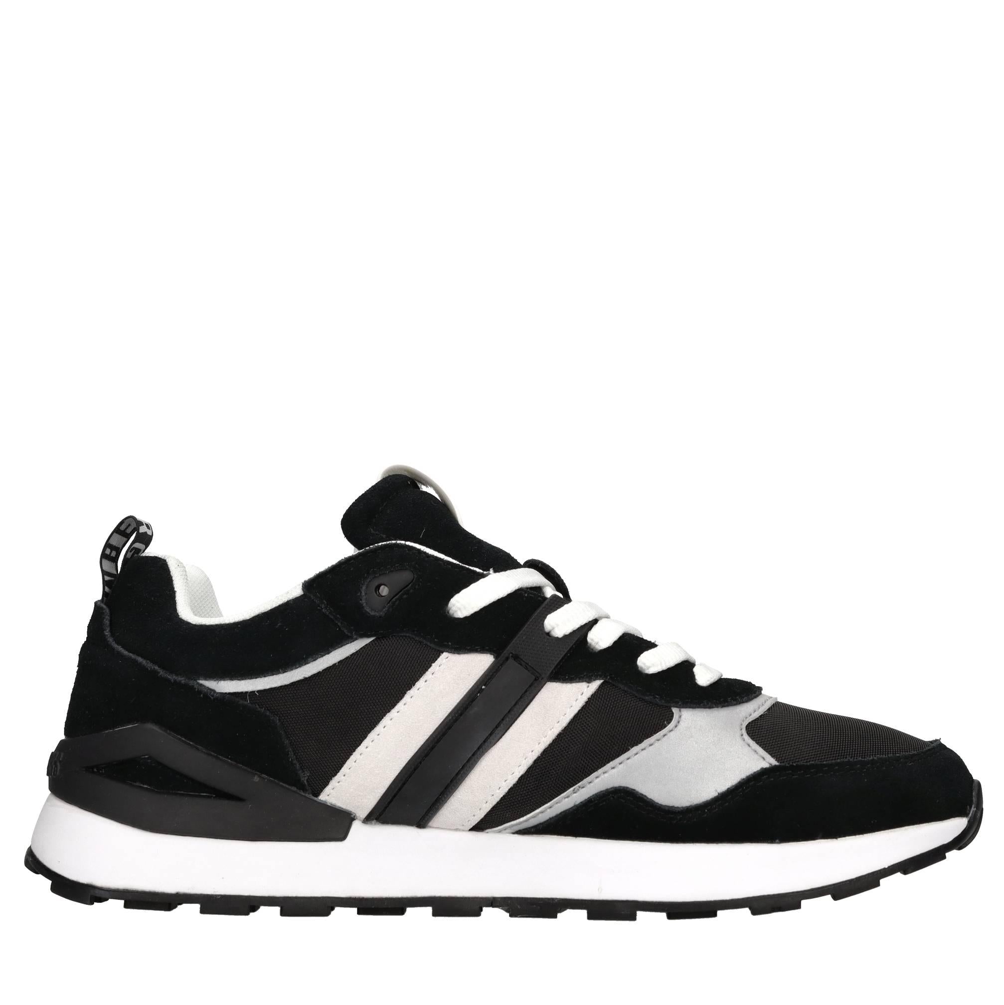 Sneakers in camoscio, ecopelle e tessuto 