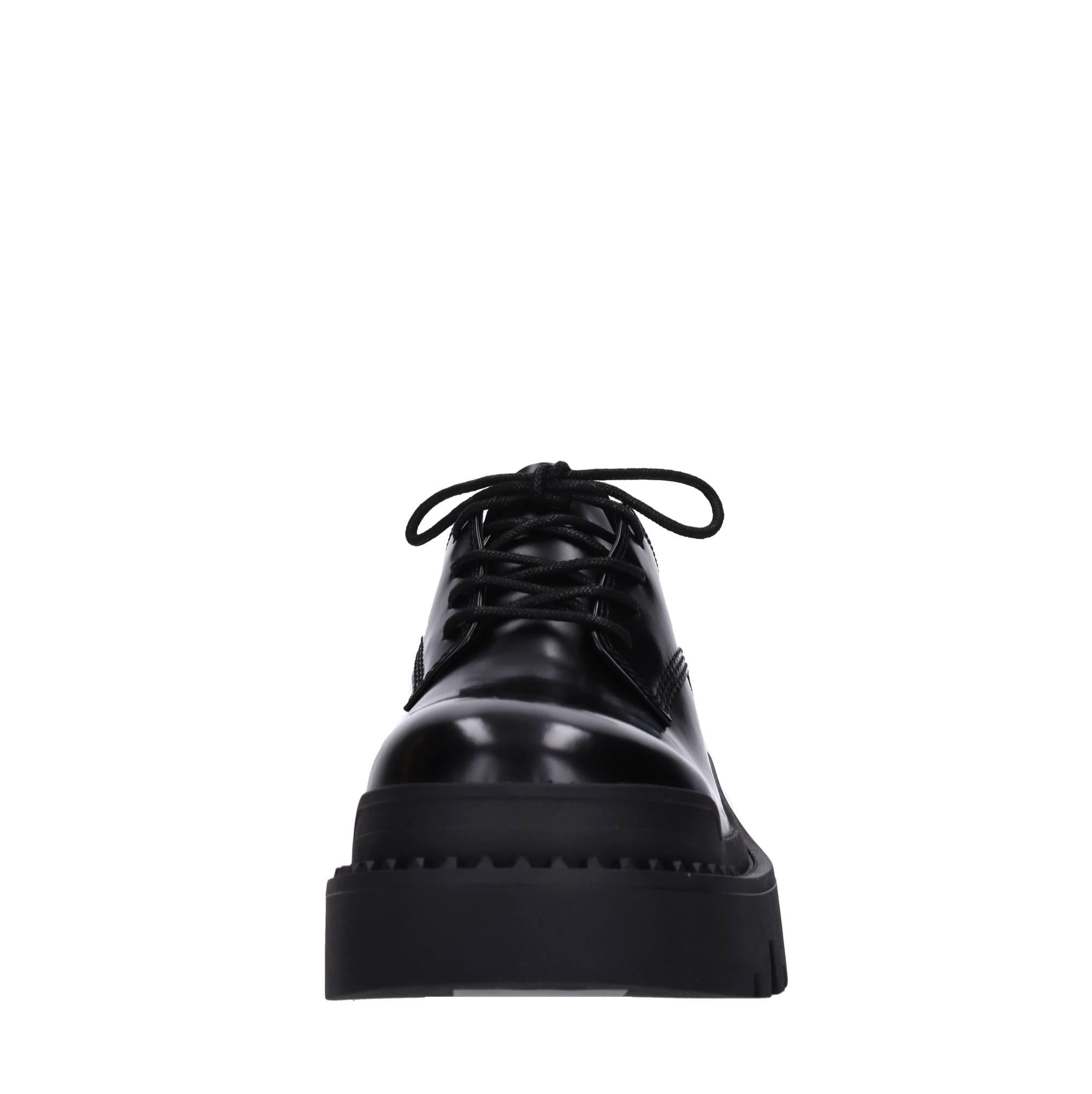 Stringate in pelle 