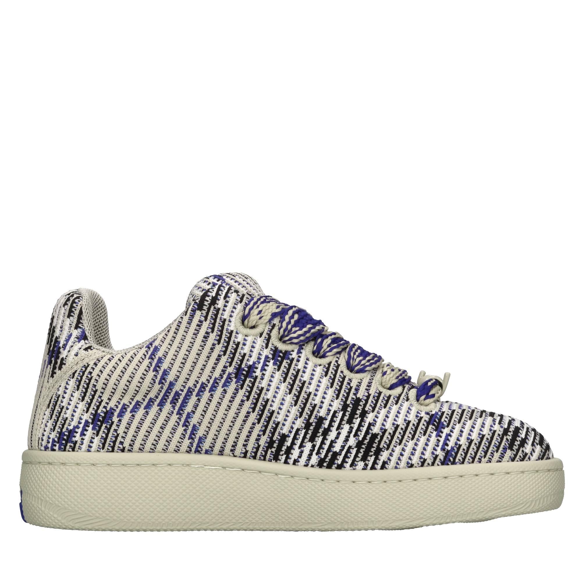Sneakers in tessuto 