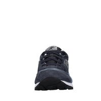 Sneakers in camoscio e tessuto 