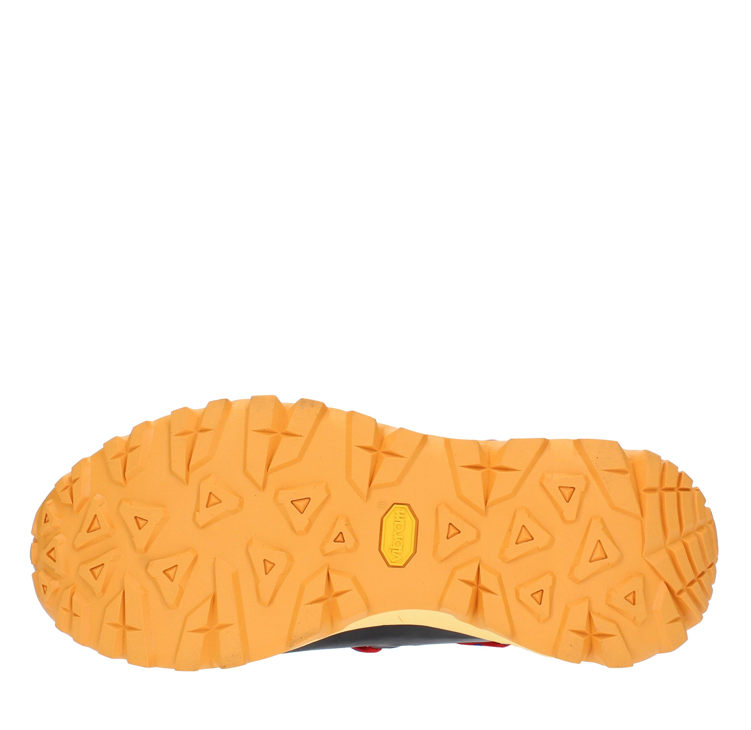Scarponcini modello TECH HIKER di MOON BOOT, in nabuk e pelle scamosciata idrorepellente 