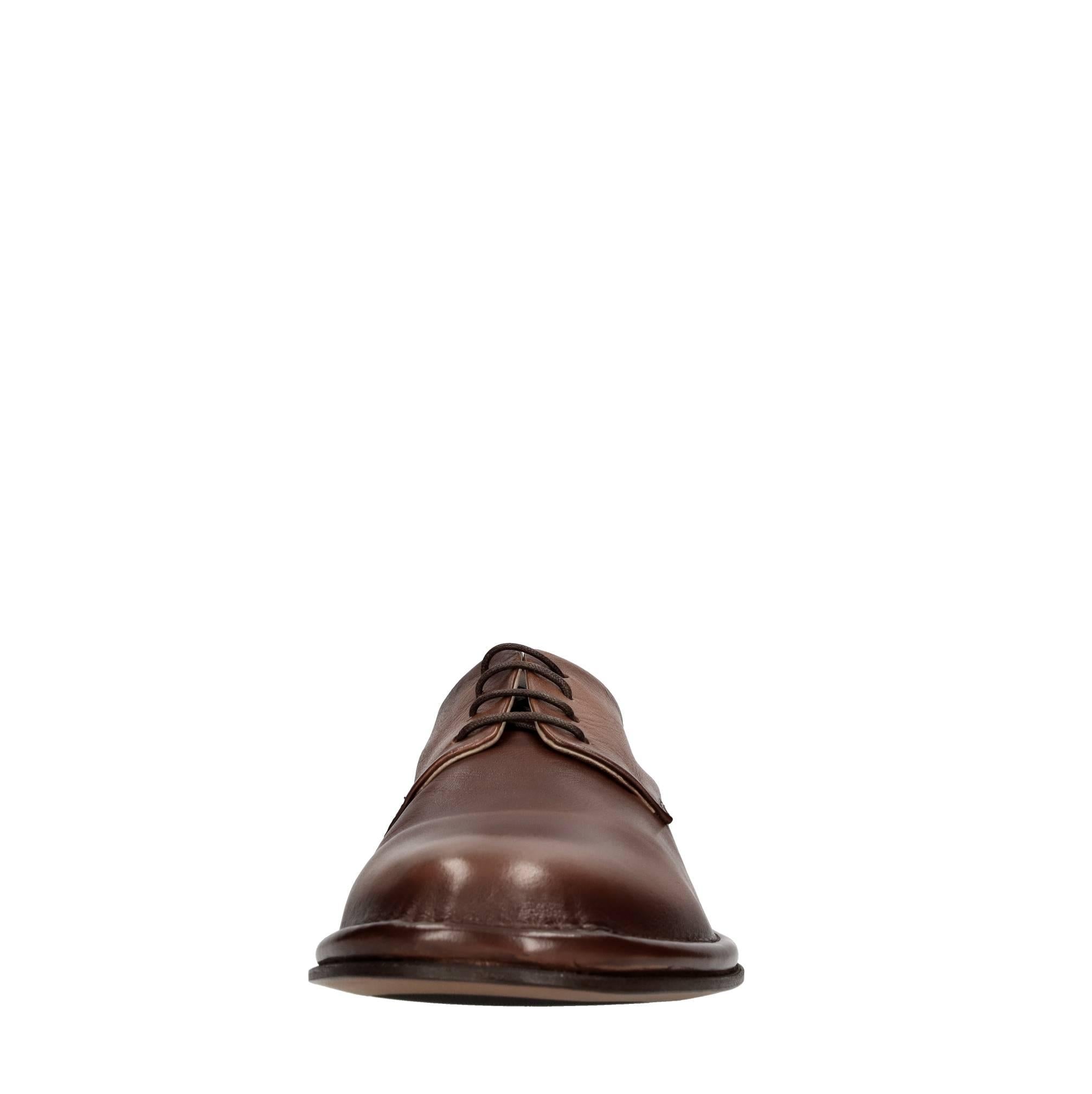Stringate in pelle 