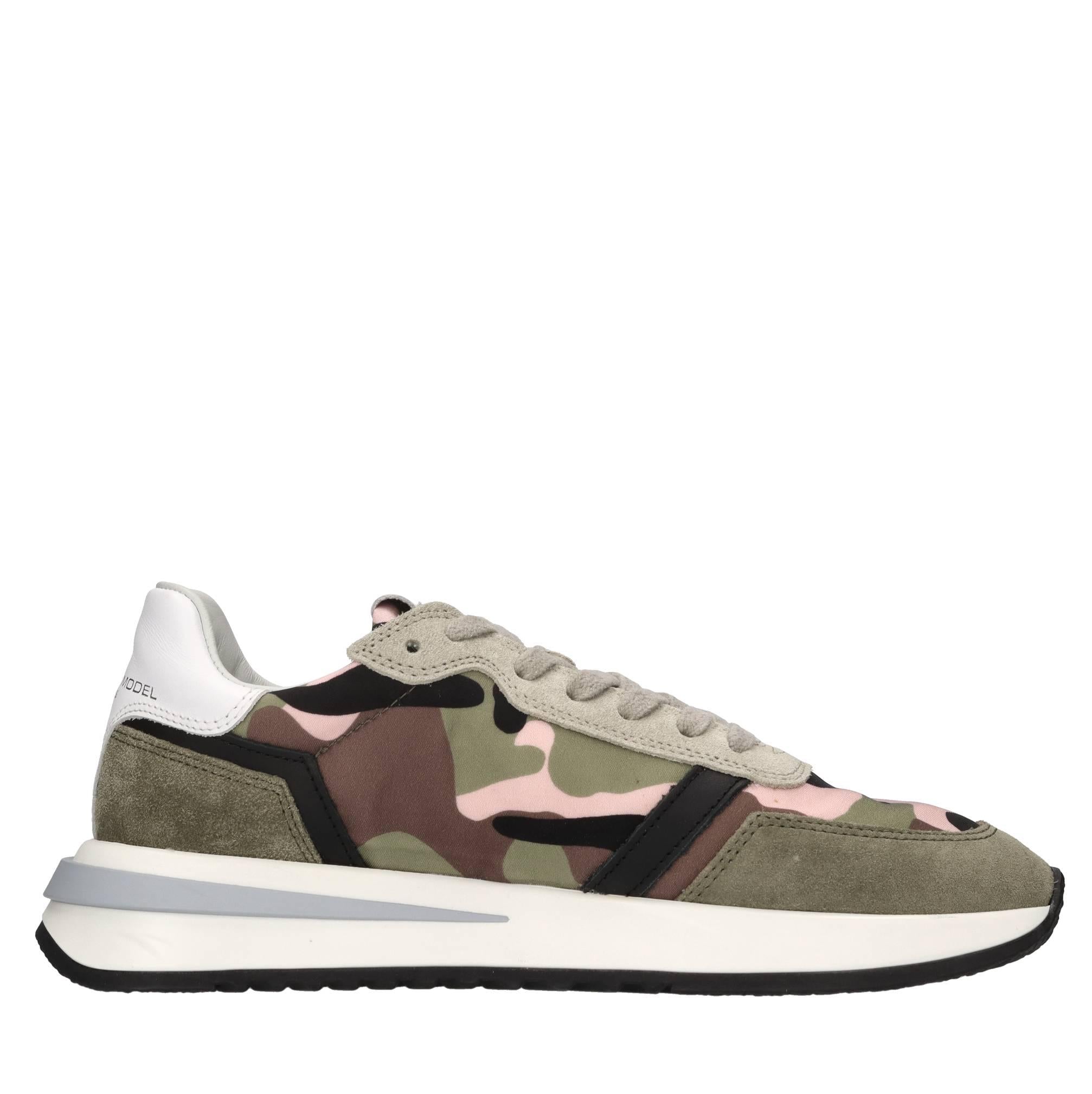 Sneakers in pelle e tessuto 