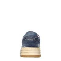 Sneakers in denim 