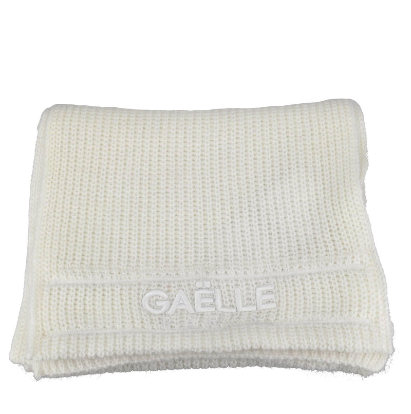 Sciarpa in maglieria misto angora con ricamo bianco 