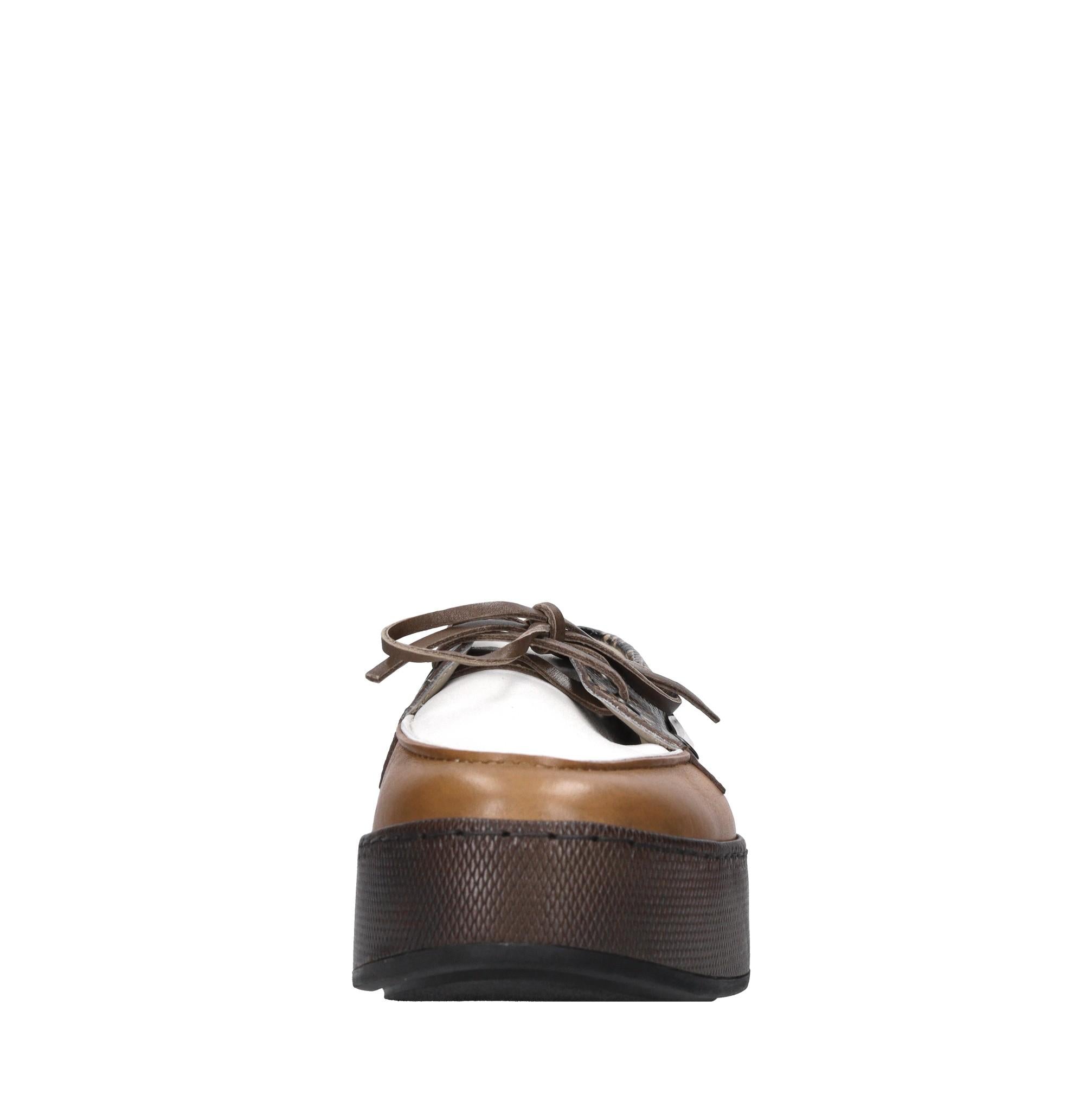 Stringate in pelle 