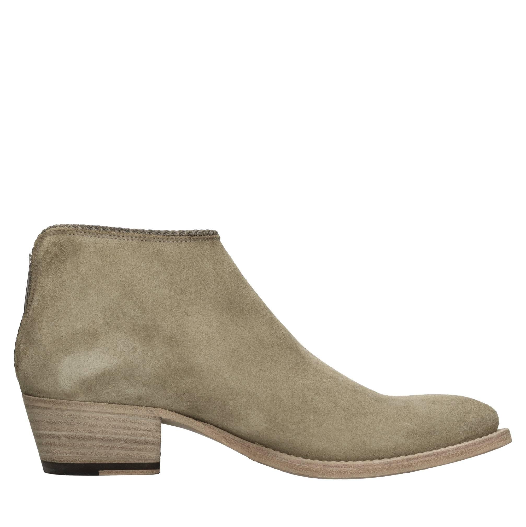 Stivaletto in camoscio 