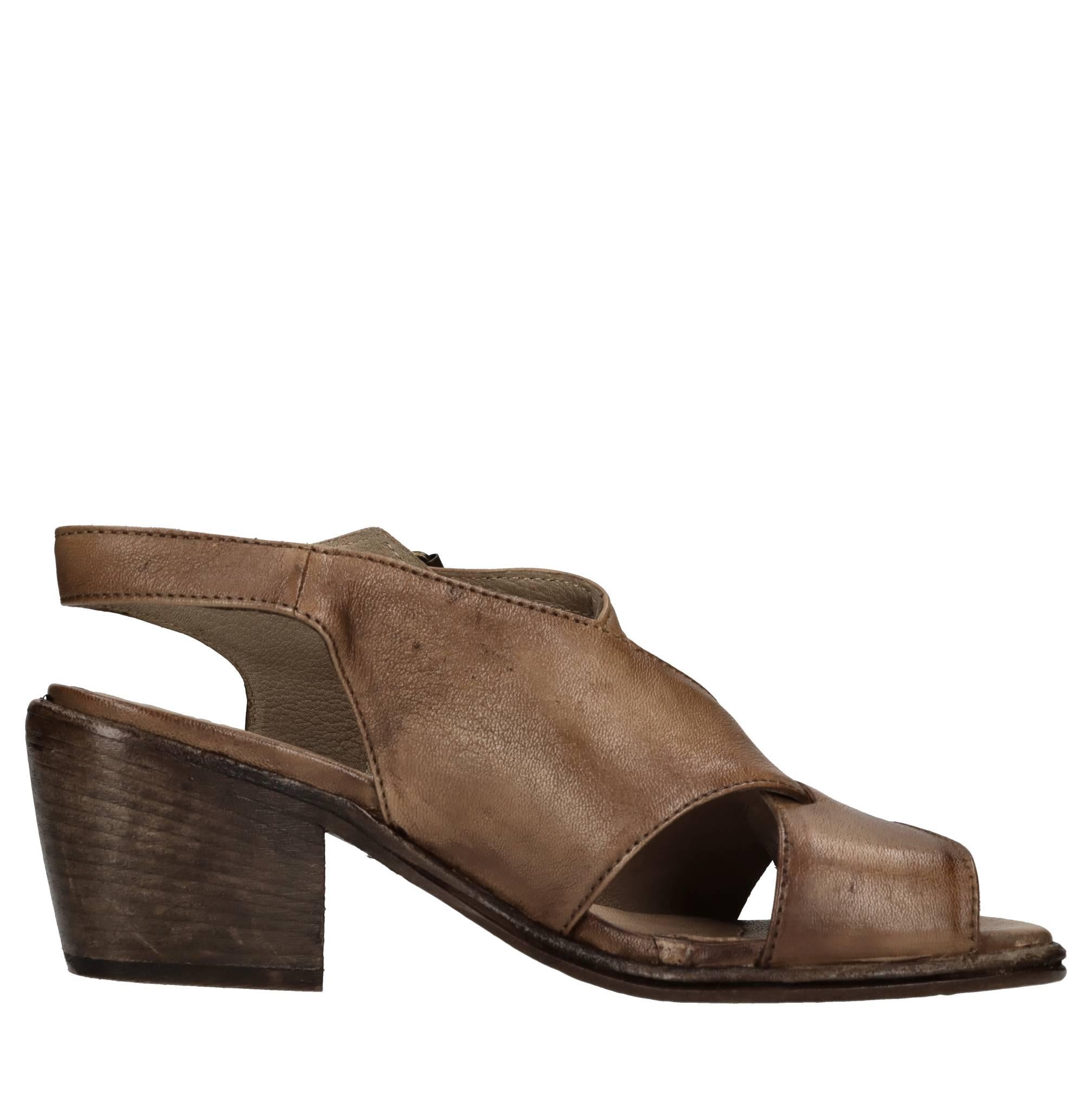 Sandali in pelle 