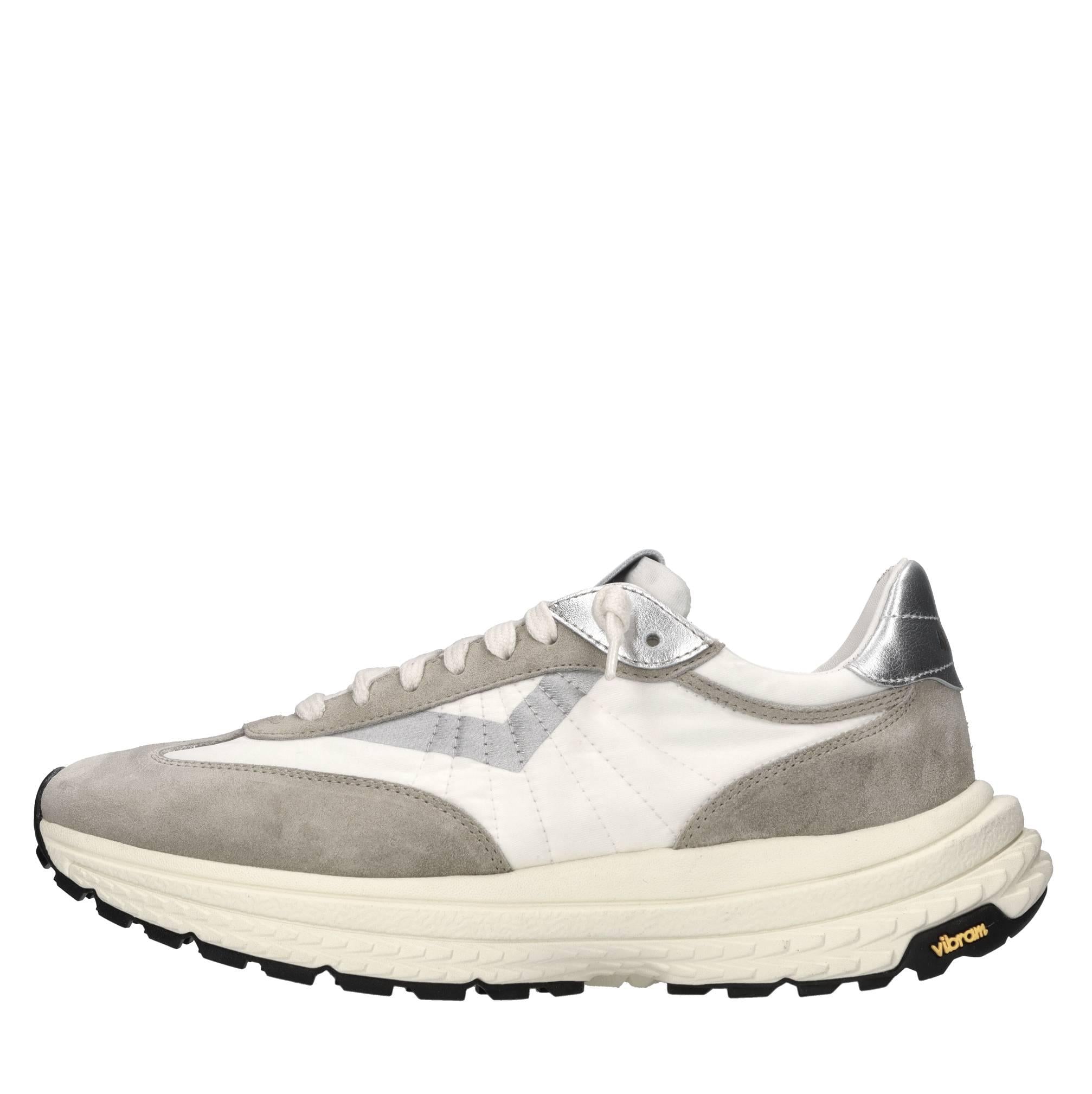 Sneakers in pelle e tessuto 