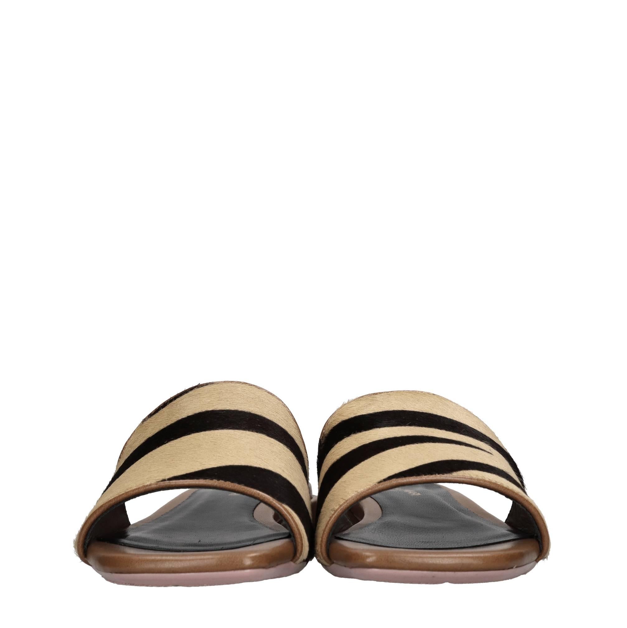 Mules in cavallino 
