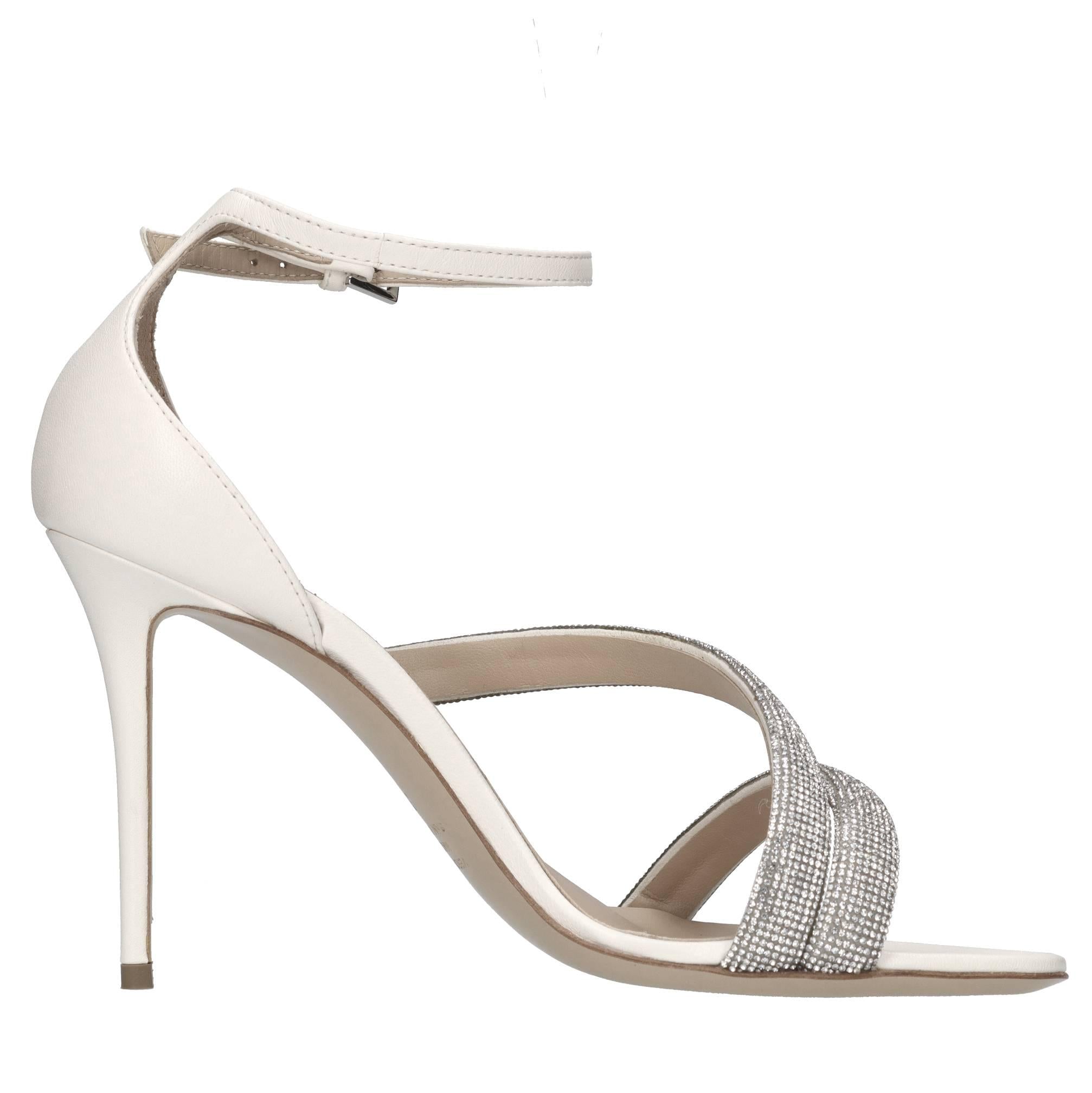 Sandali in pelle e microstrass 