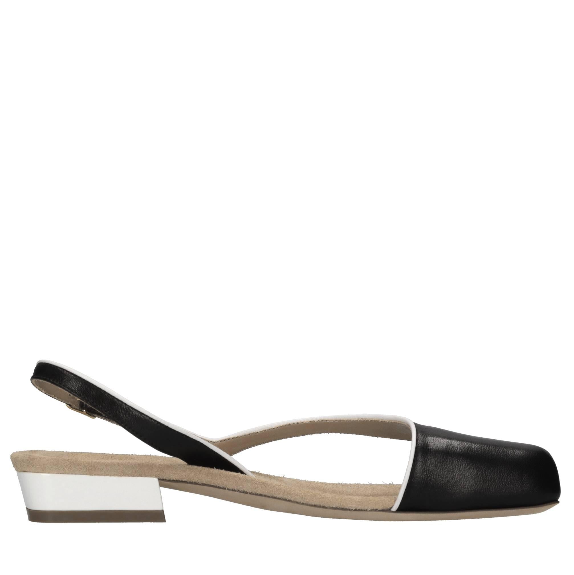 Sandali flat in pelle 