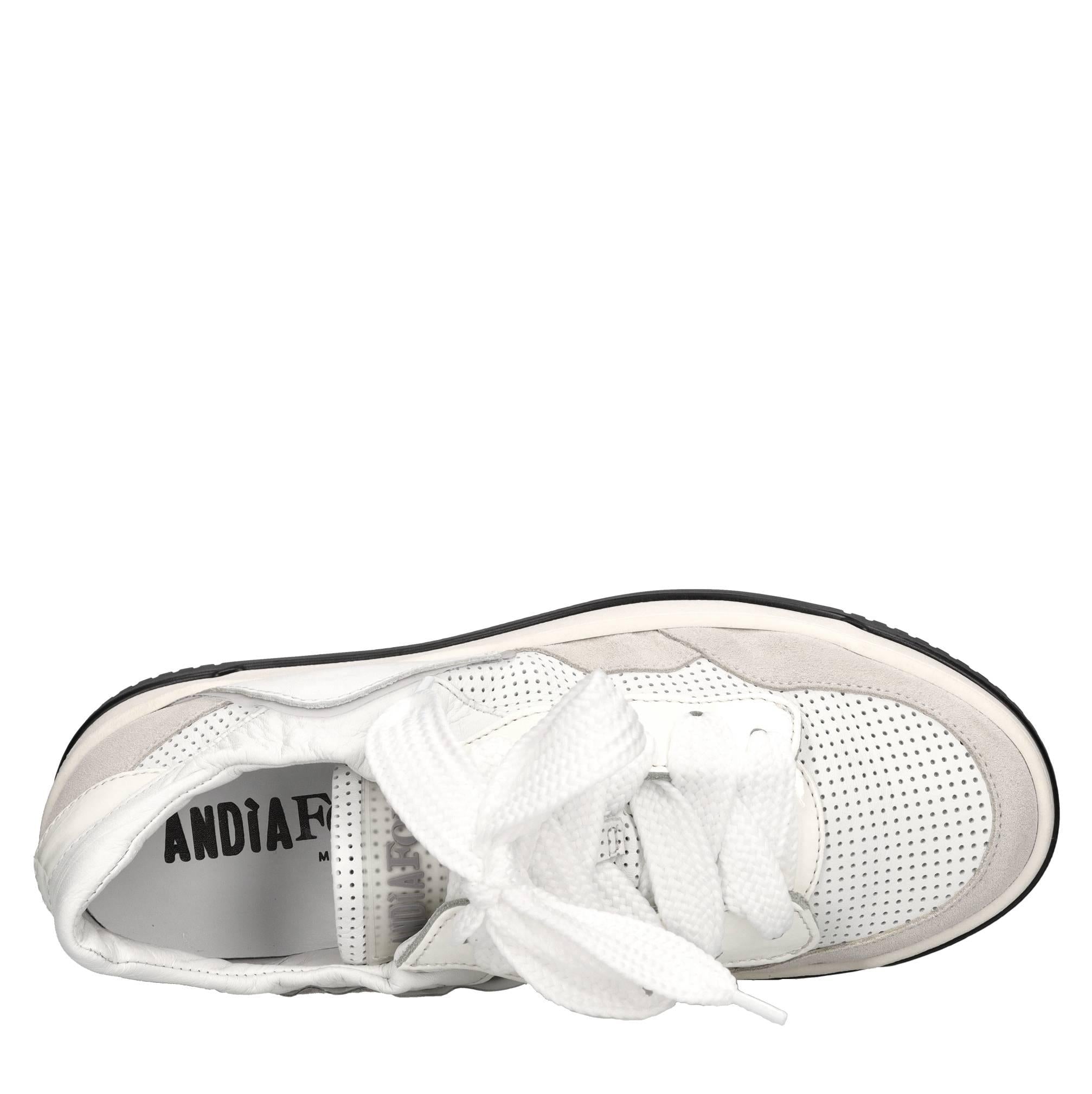 Sneakers in camoscio e pelle 