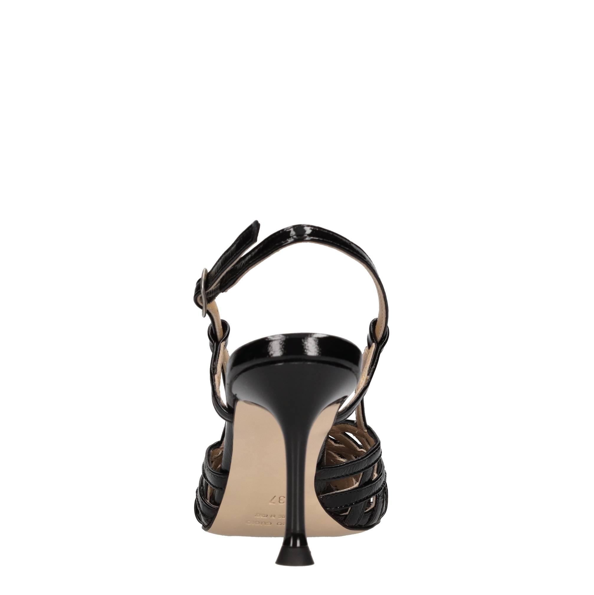 Décolleté slingback in vernice 