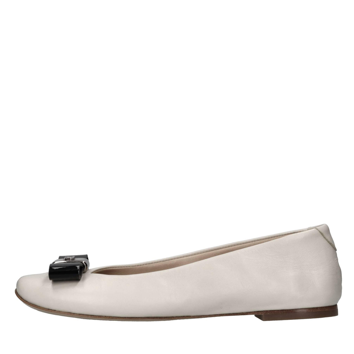 Ballerine in pelle con fiocco in vernice 