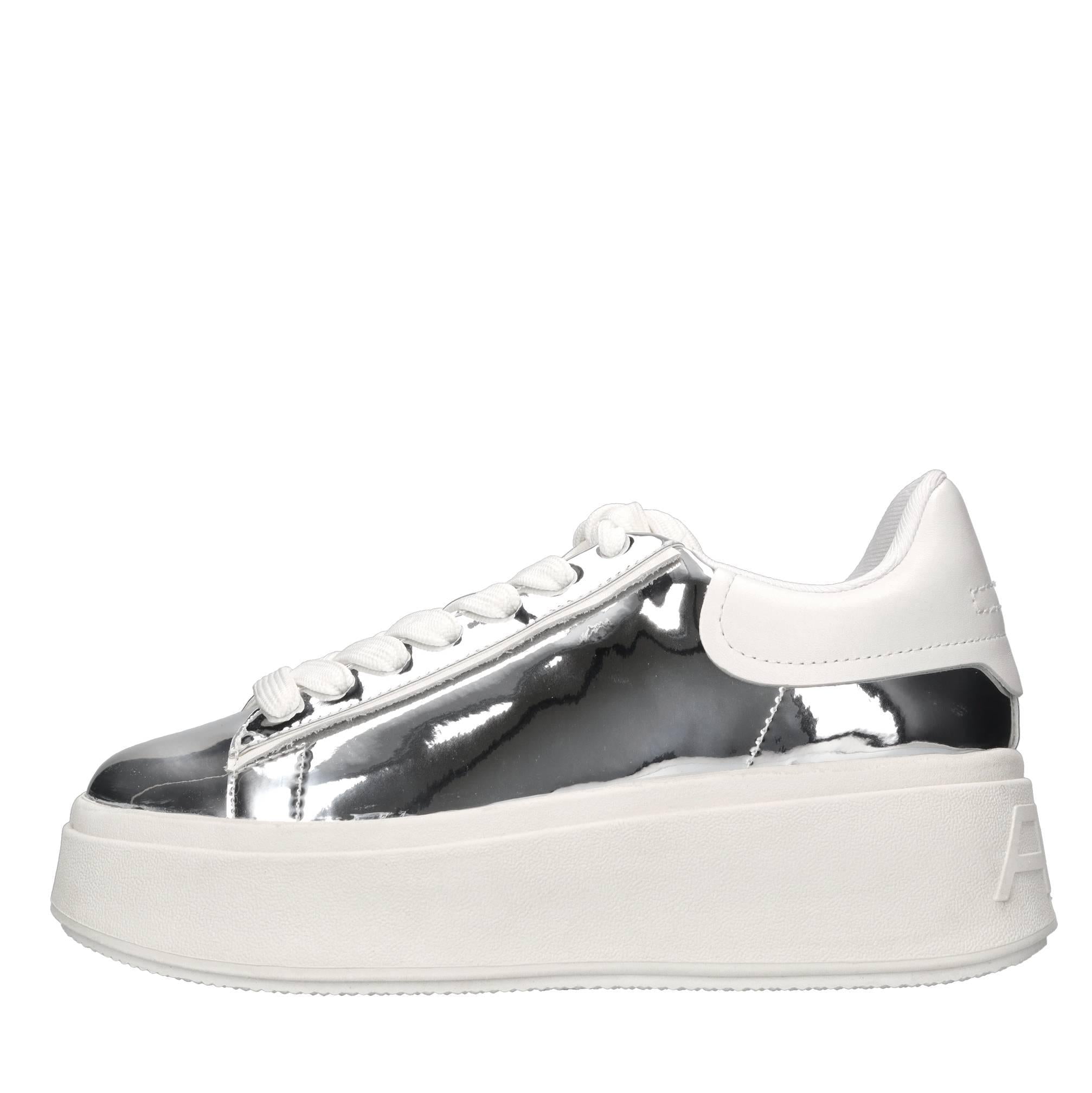 Sneakers in vernice 