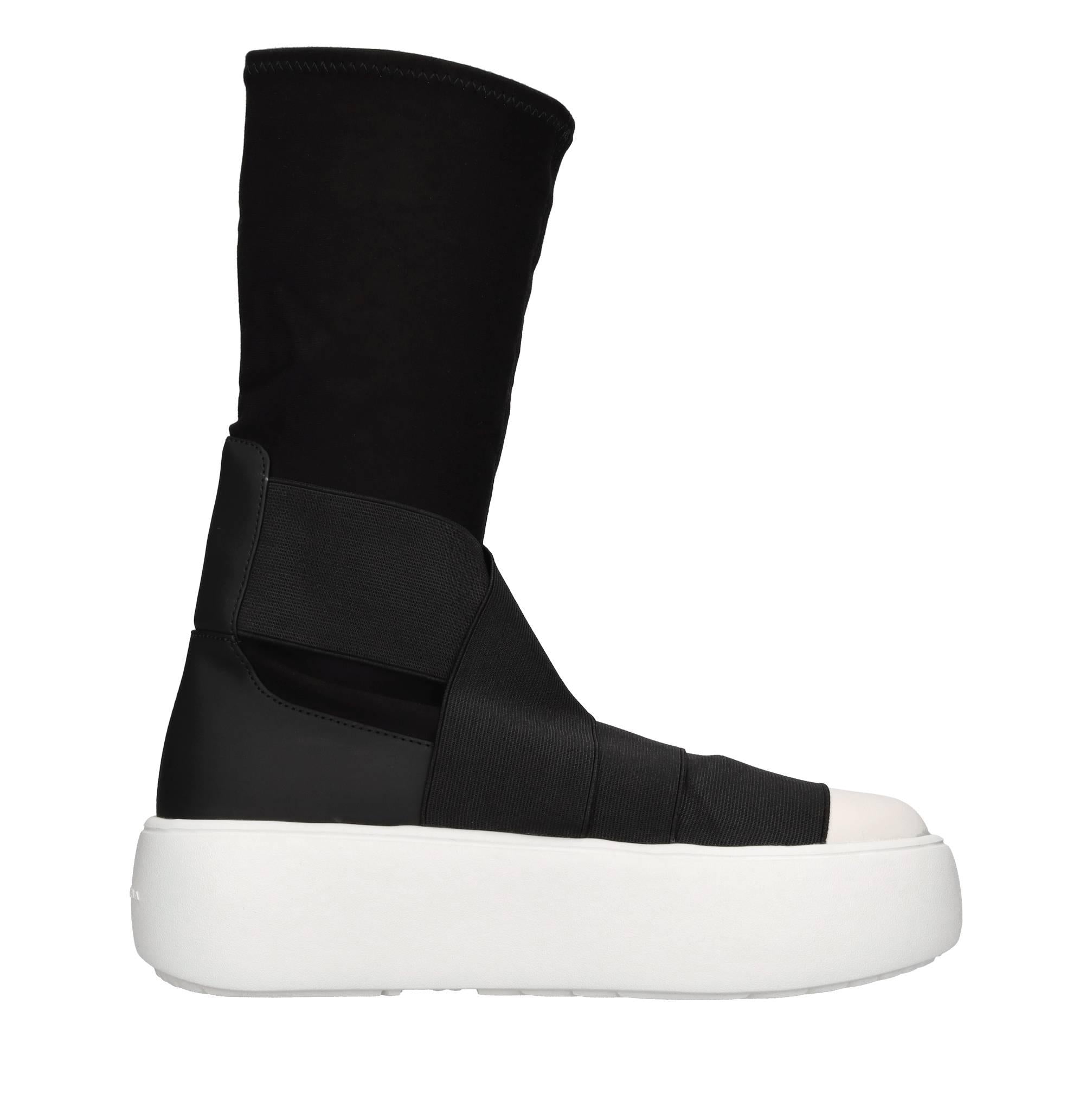 Sneakers in tessuto 