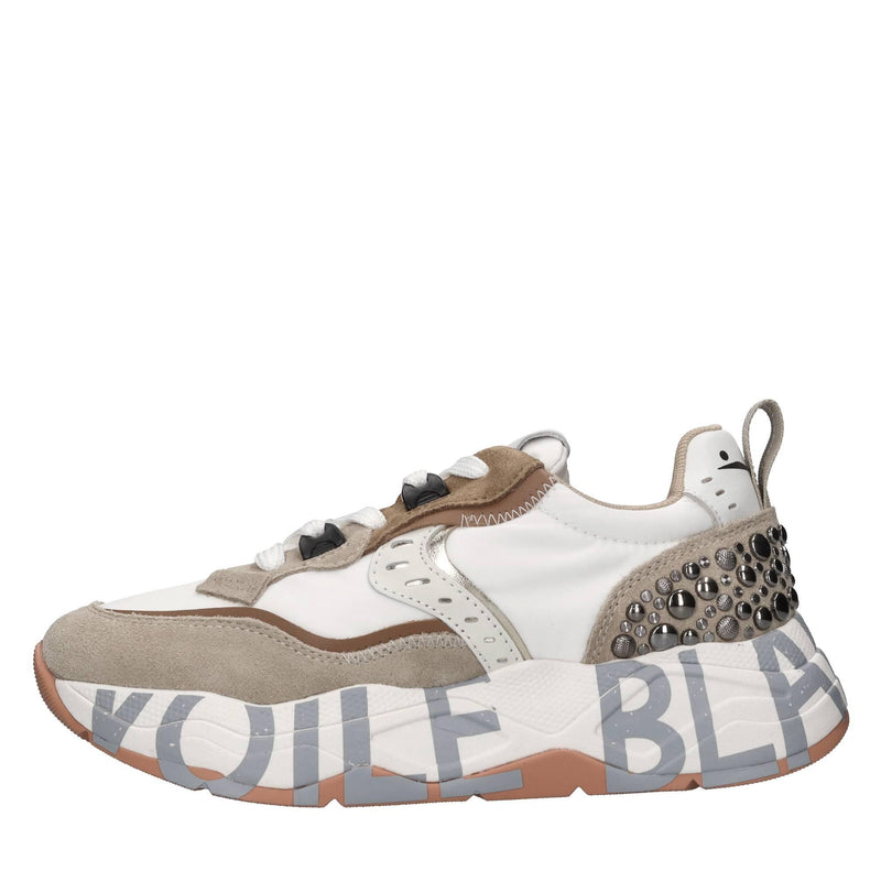 Sneakers in camoscio tessuto e borchie 