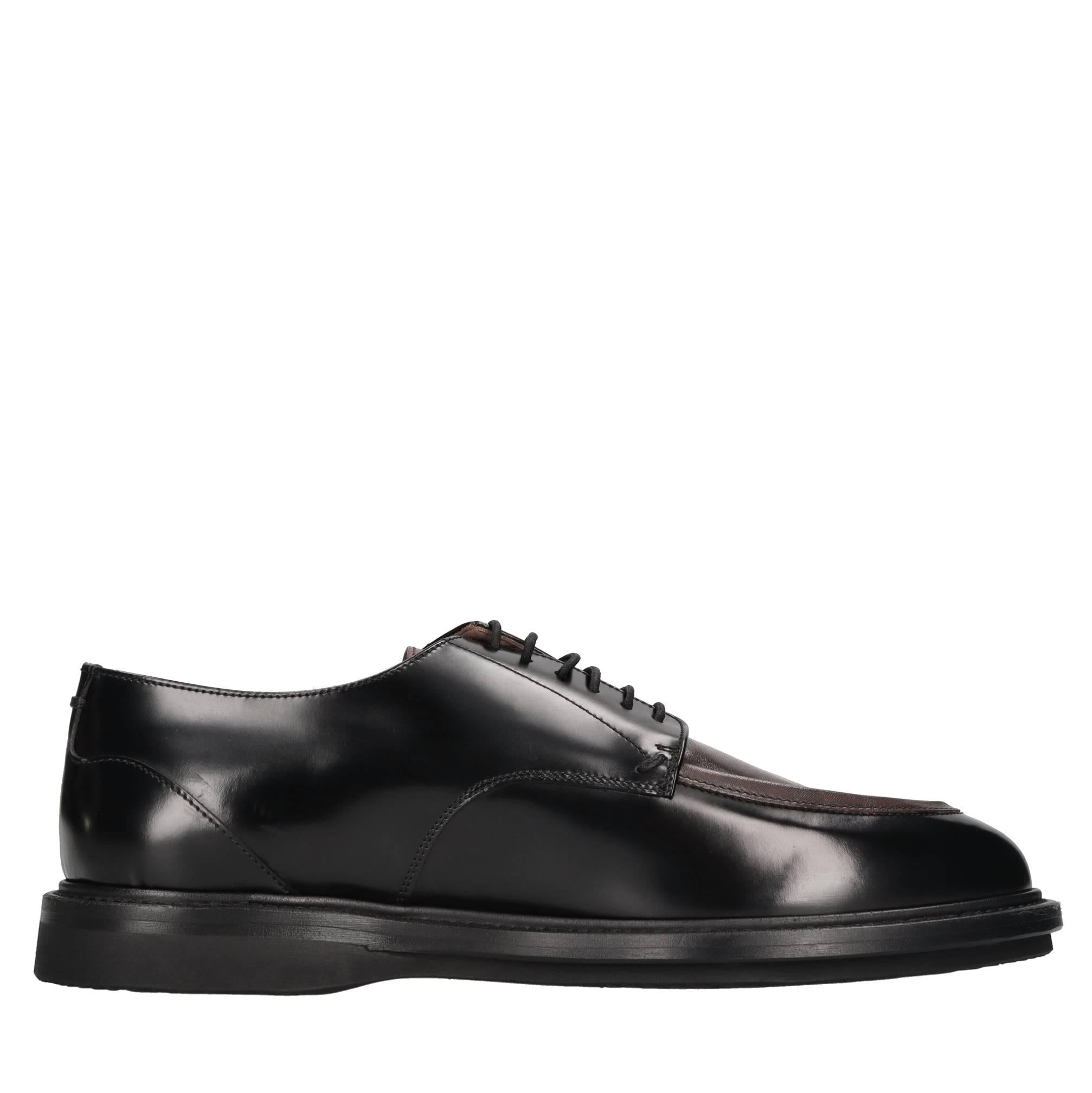 Stringate in pelle 