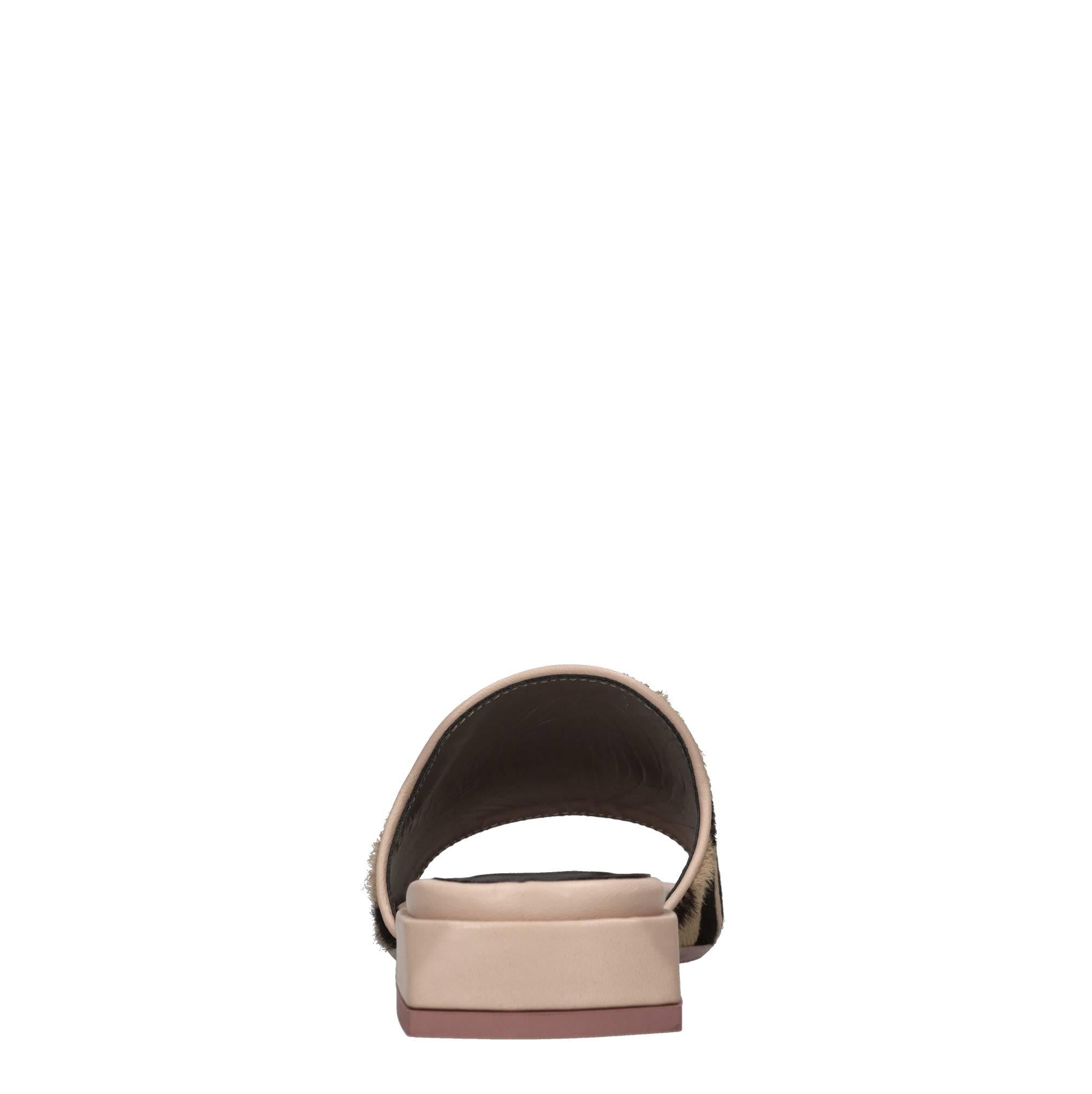 Mules in cavallino 