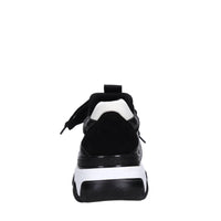 Sneakers in pelle e tessuto 