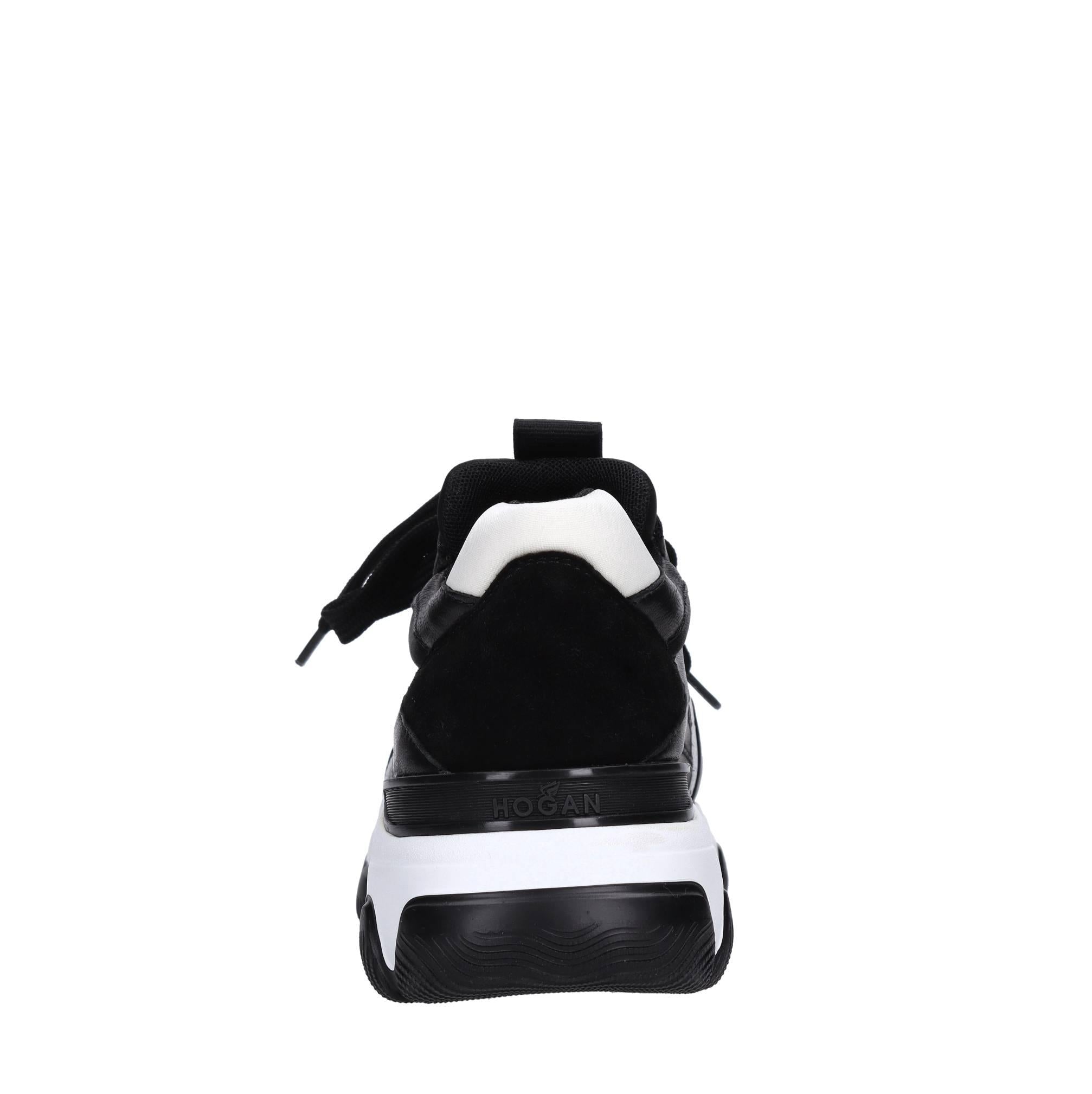 Sneakers in pelle e tessuto 