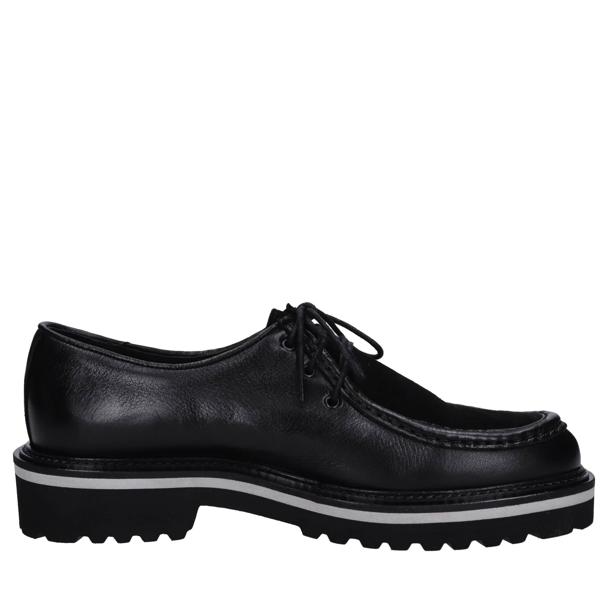 Stringate in pelle 