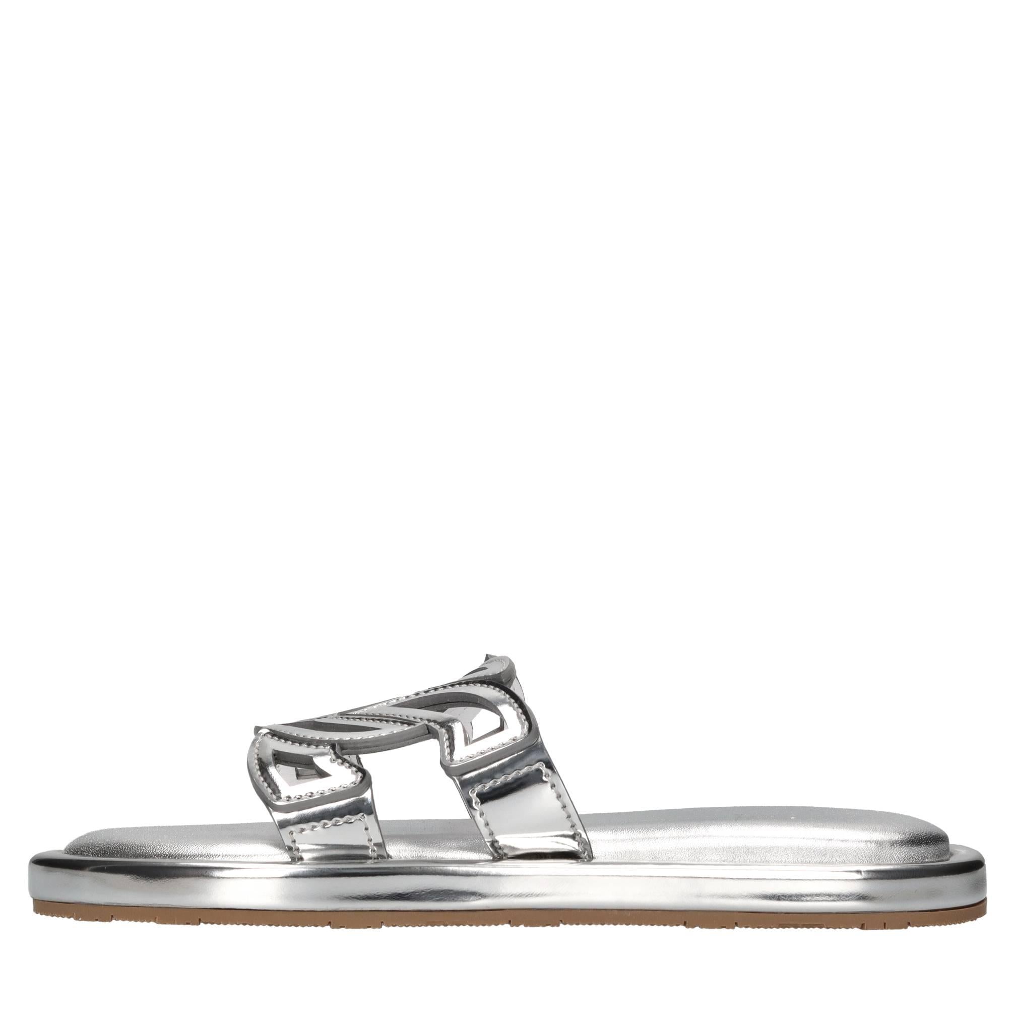 Sandali flat in pelle ed ecopelle 
