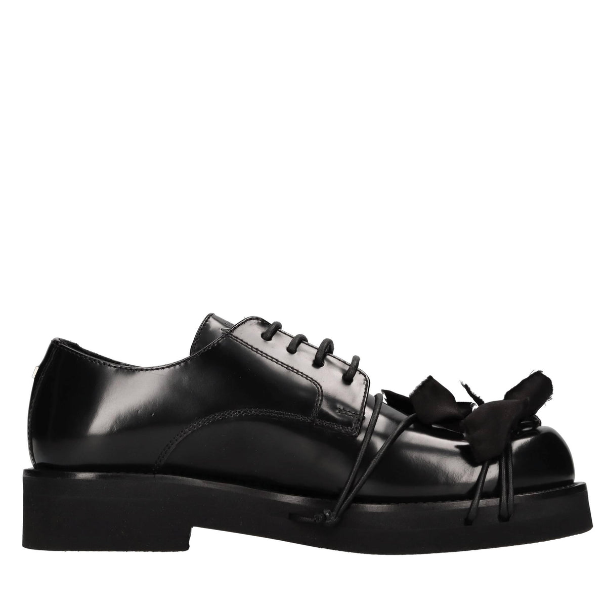 Stringate in pelle 