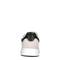 Sneakers in camoscio ed ecopelle 