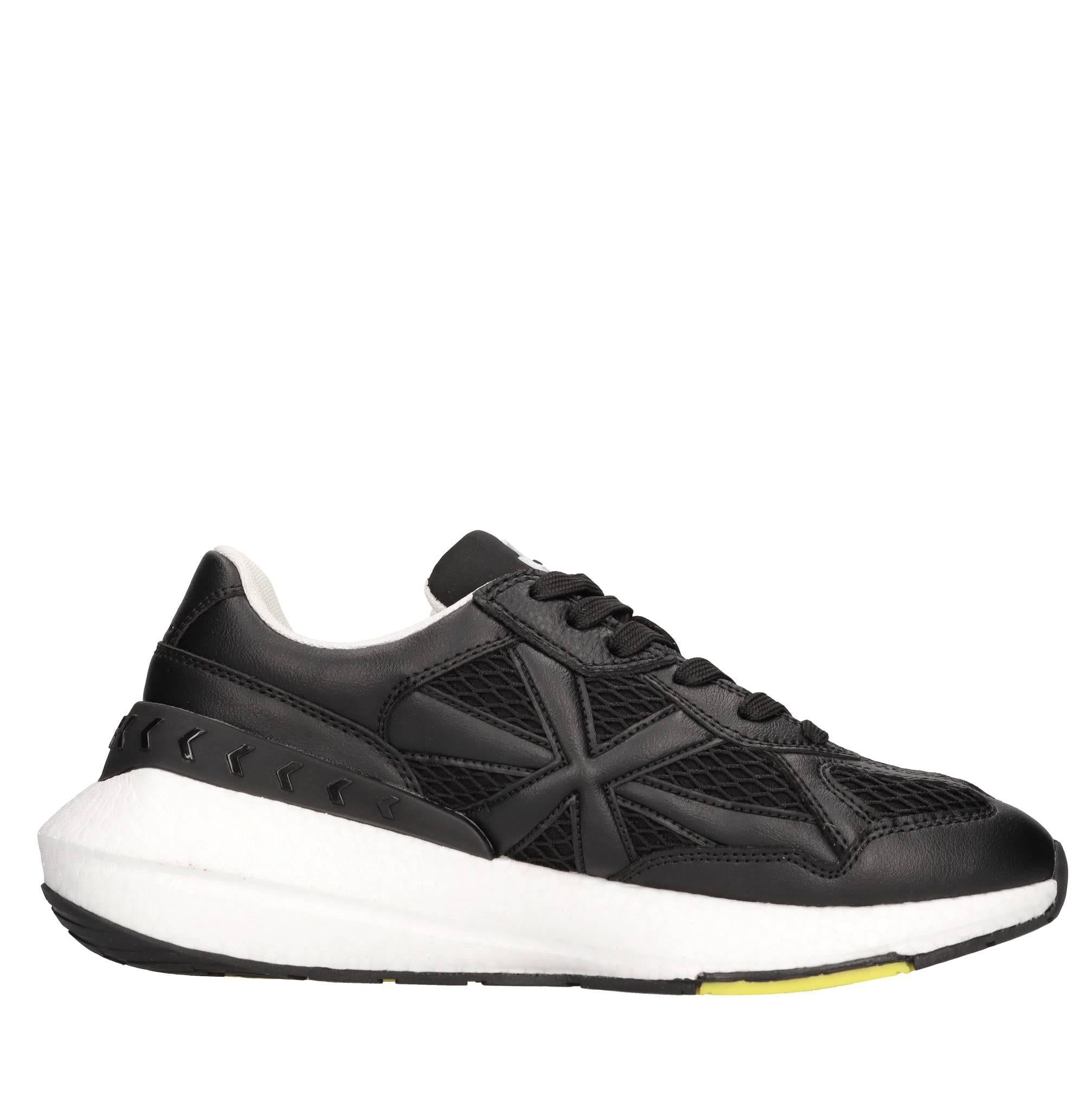 Sneakers in ecopelle e tessuto 