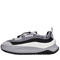 Sneakers in camoscio e tessuto 