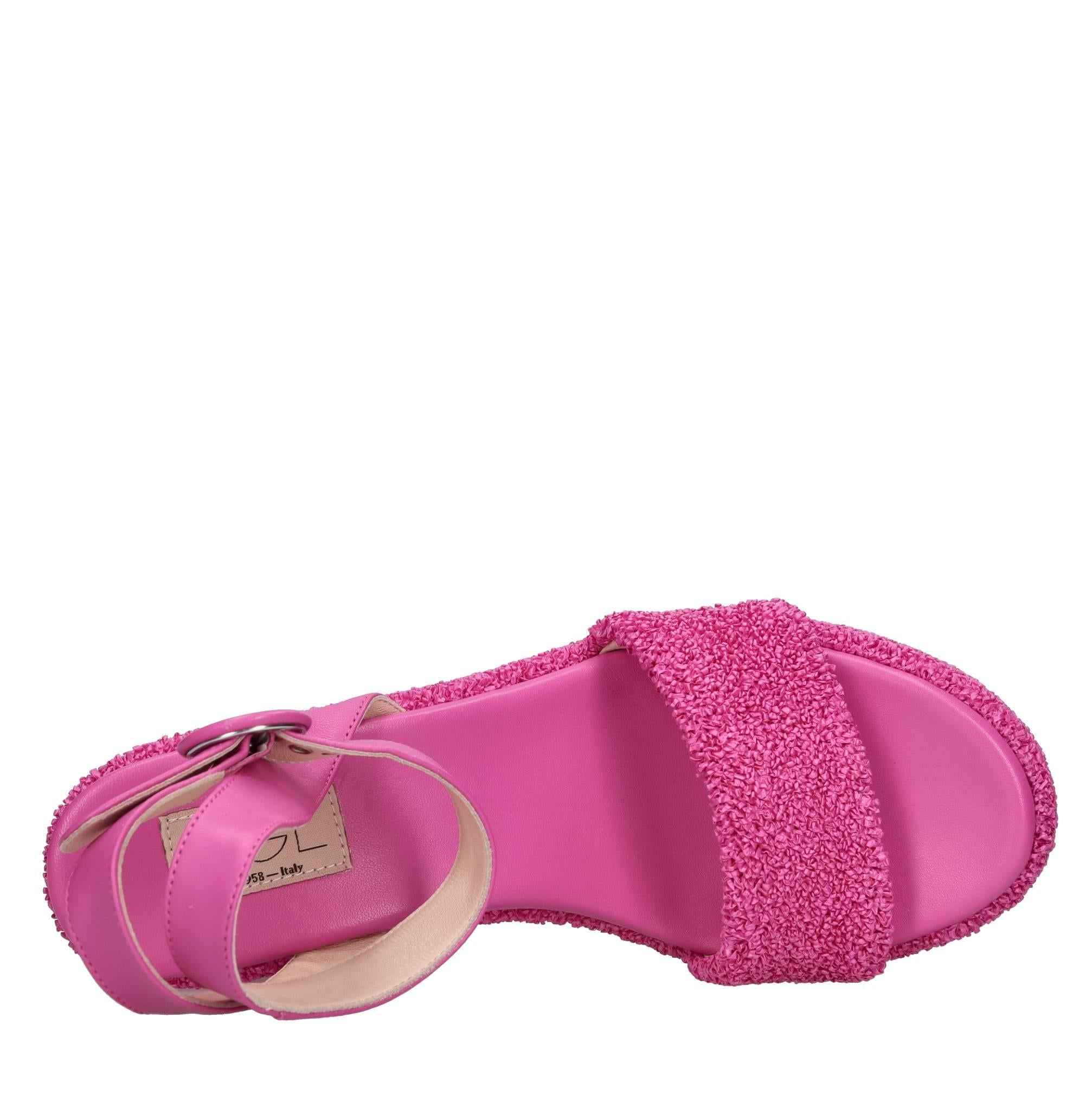 Sandali in pelle e rafia 