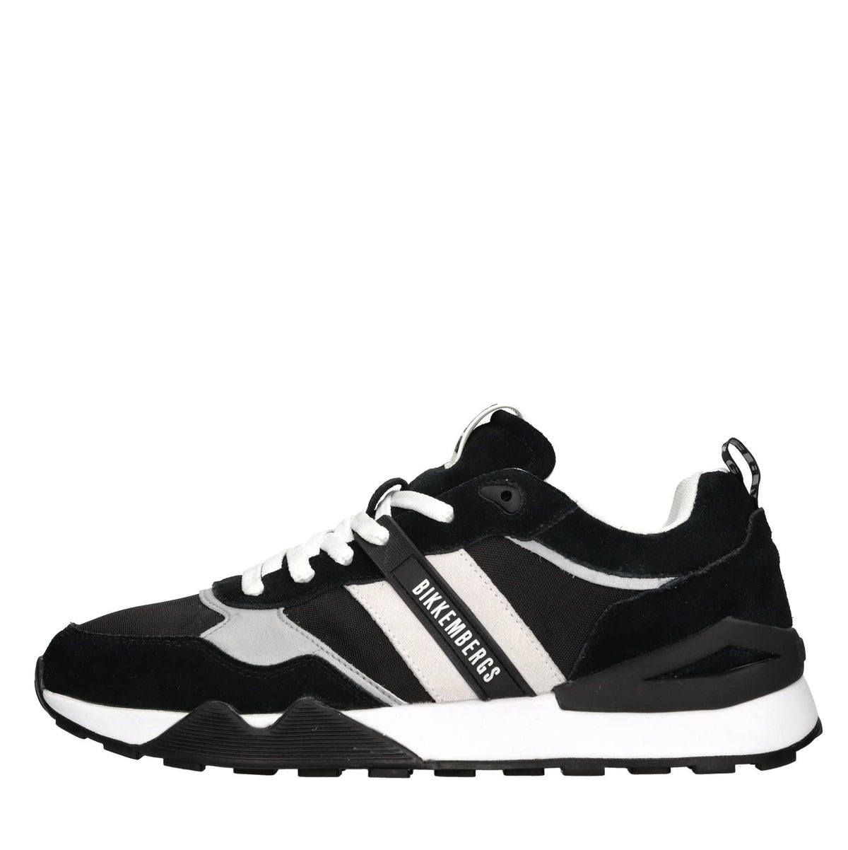 Sneakers in camoscio, ecopelle e tessuto 
