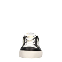 Sneakers in pelle e tessuto 