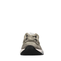 Sneakers in camoscio e tessuto 