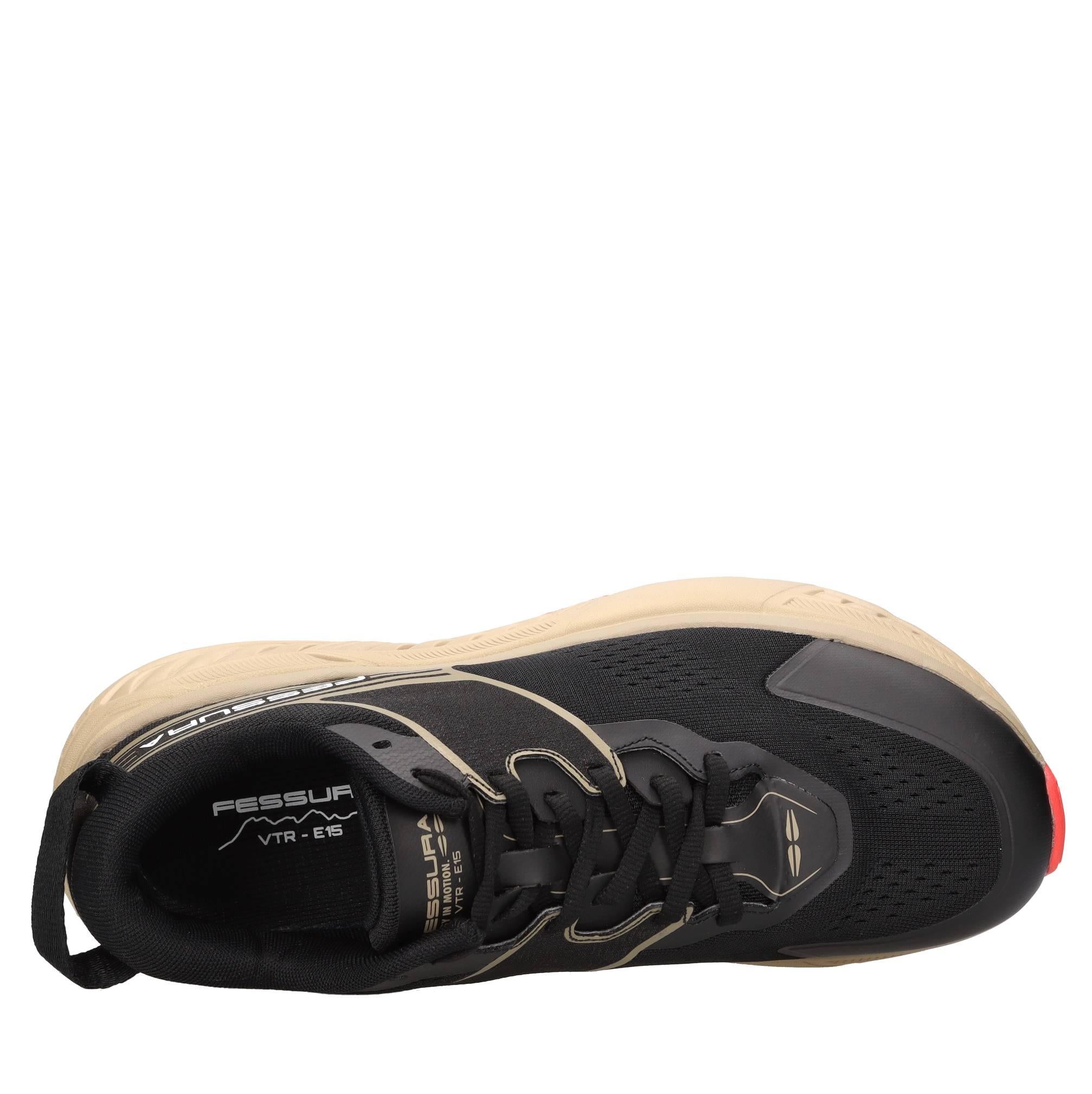 Sneakers modello in tessuto tecnico con inserti in gomma 