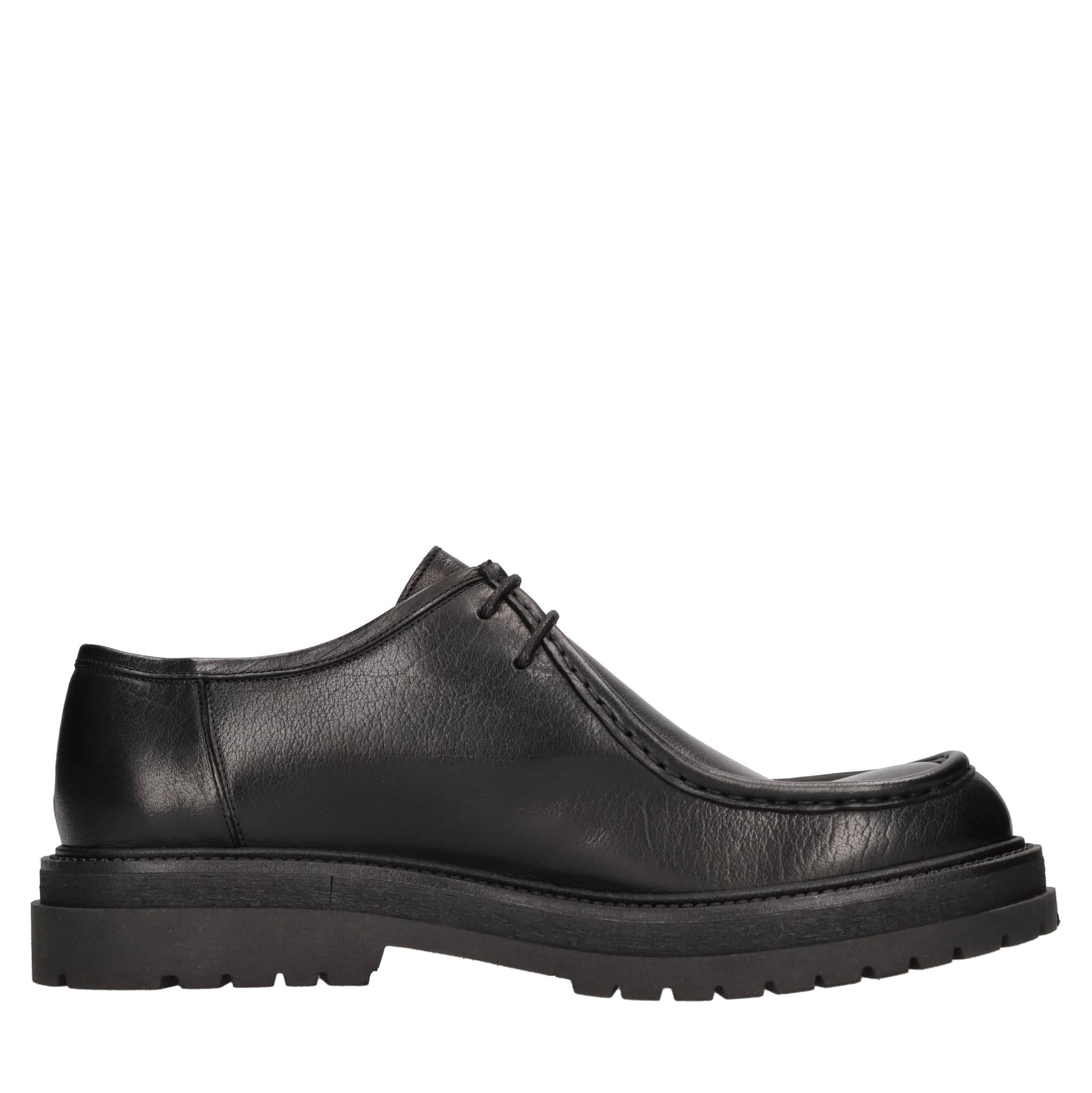 Stringate in pelle 