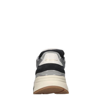 Sneakers in pelle camoscio e tessuto 