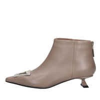 Stivaletto in pelle 
