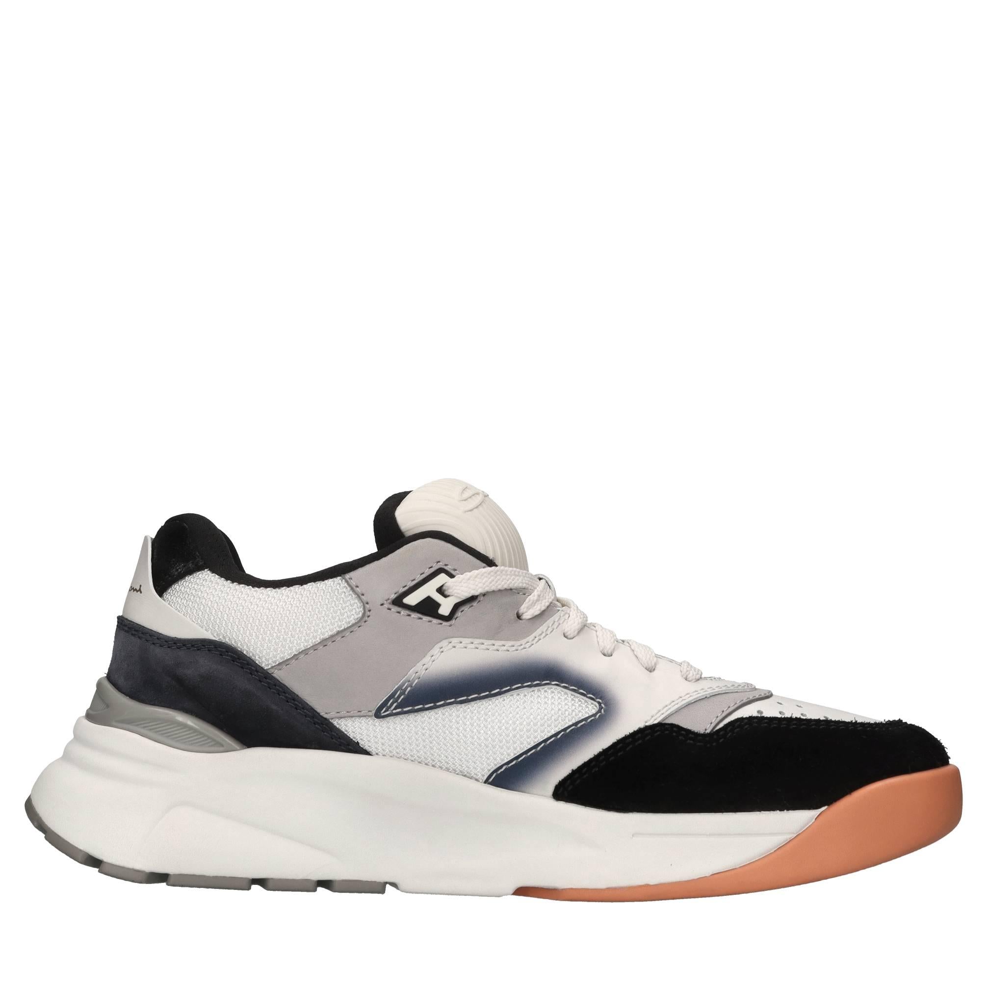 Sneakers in pelle camoscio e tessuto 