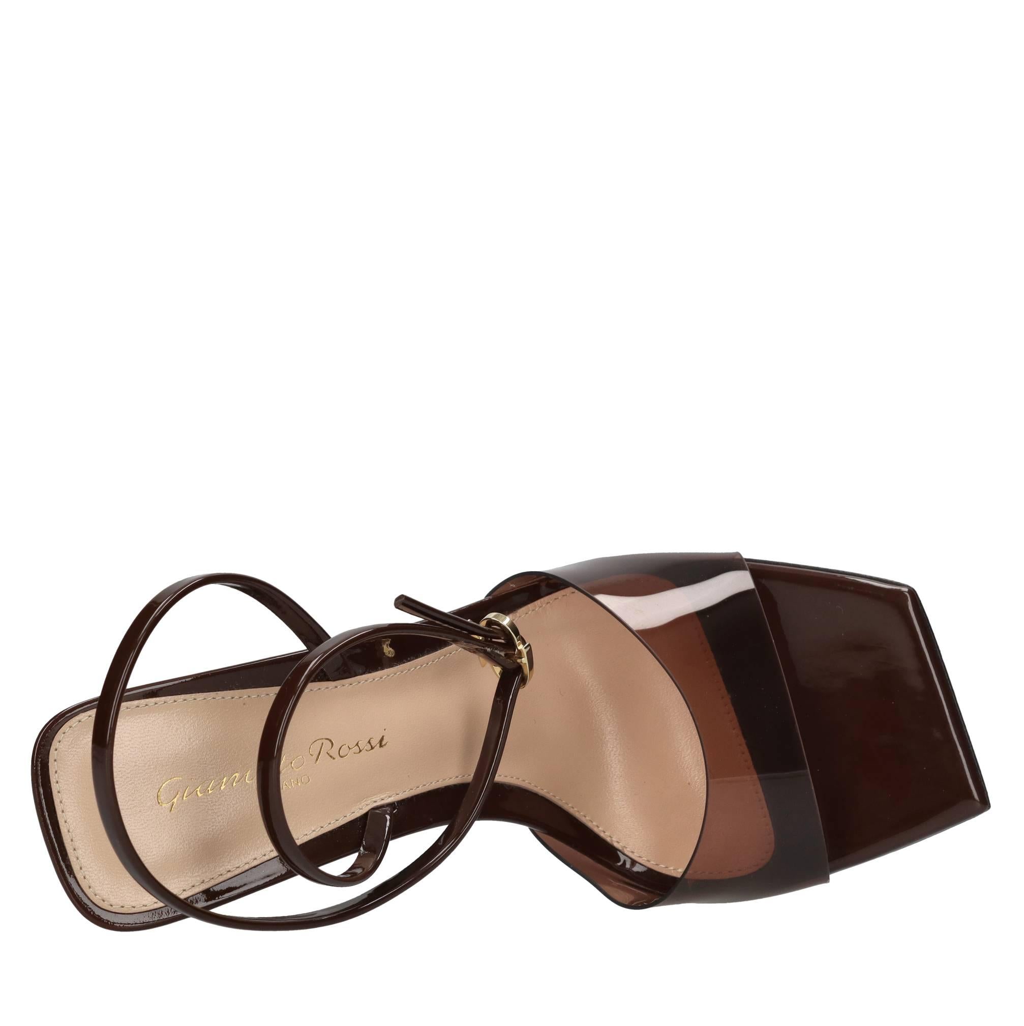 Sandali in plexi 